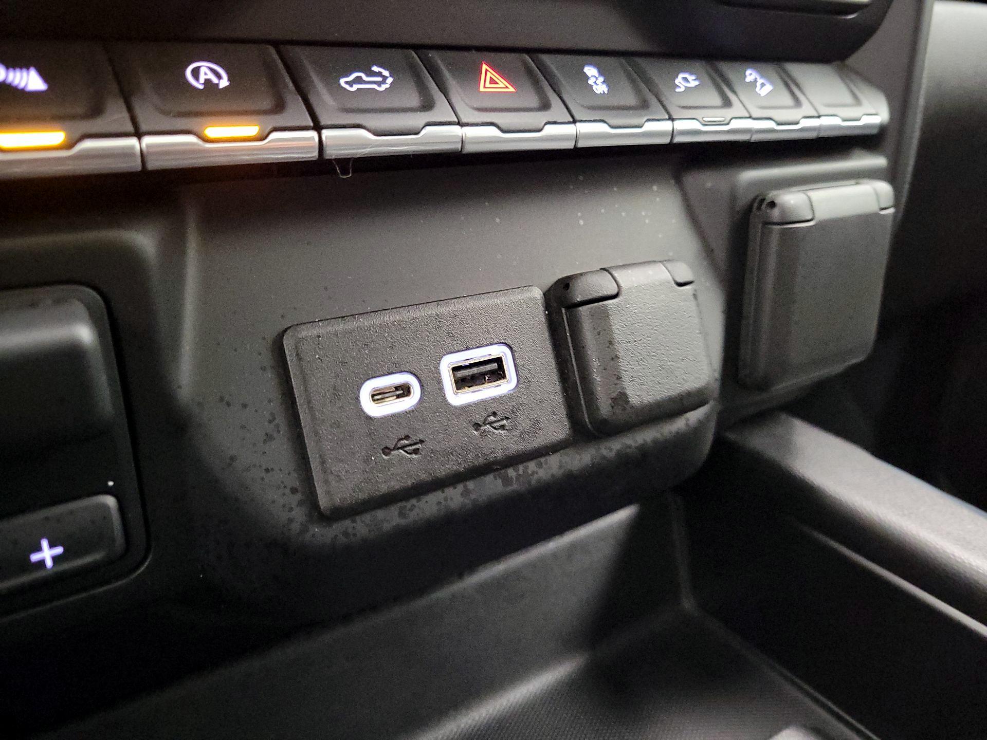 Thumbnail: 2022 Chevrolet Silverado 1500 - 18