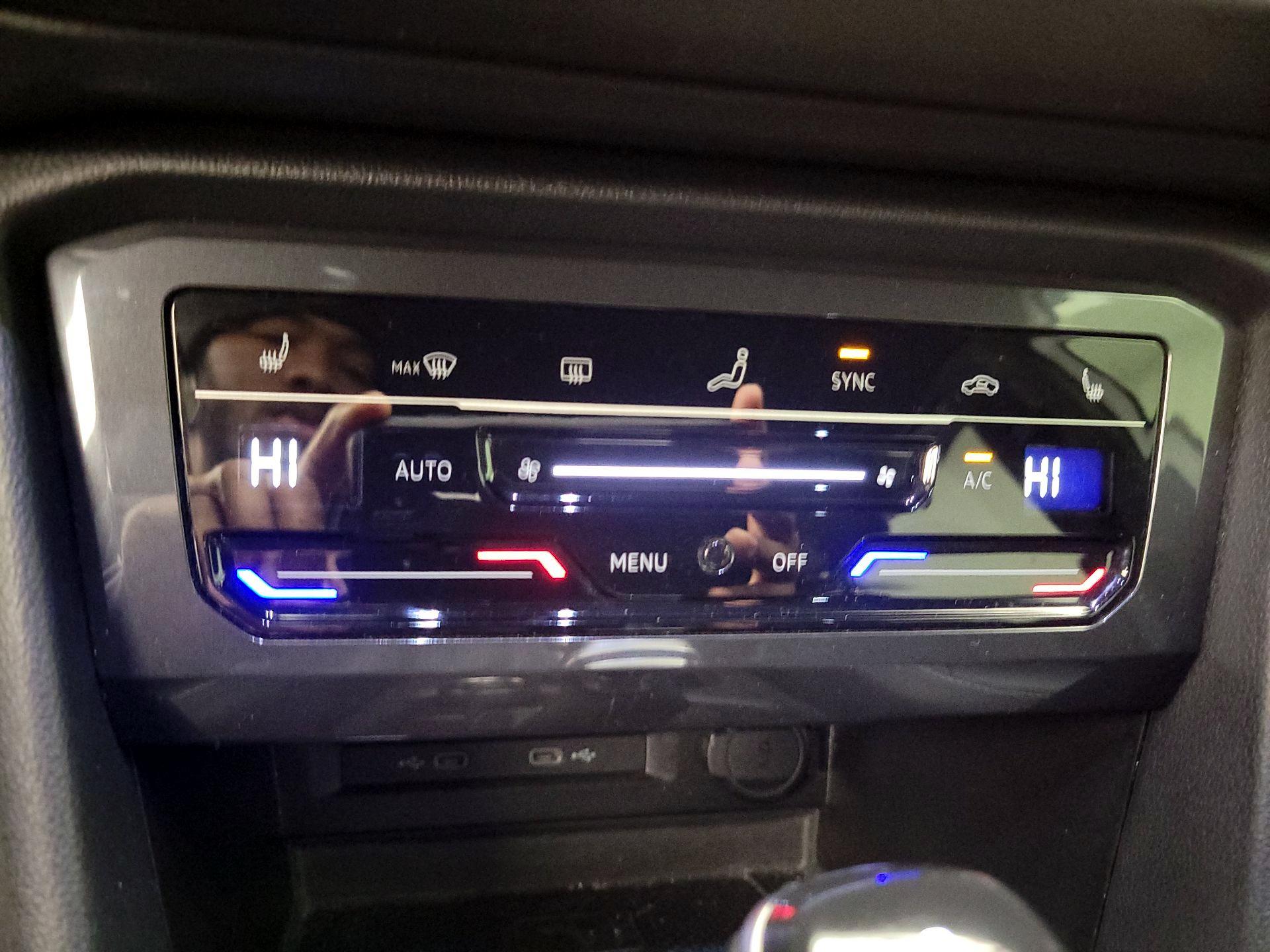 Thumbnail: 2022 Volkswagen Tiguan - 16