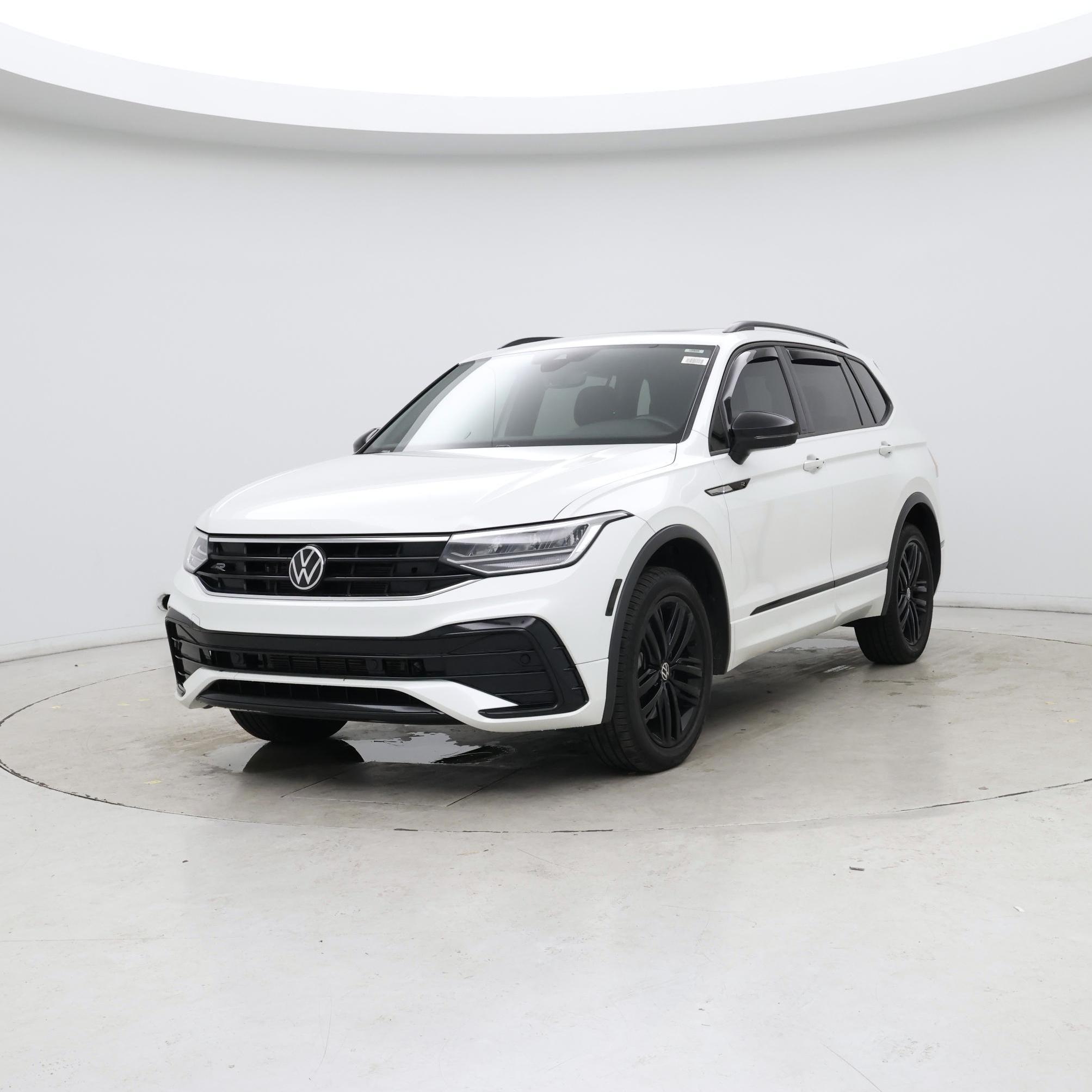 Thumbnail: 2022 Volkswagen Tiguan - 4