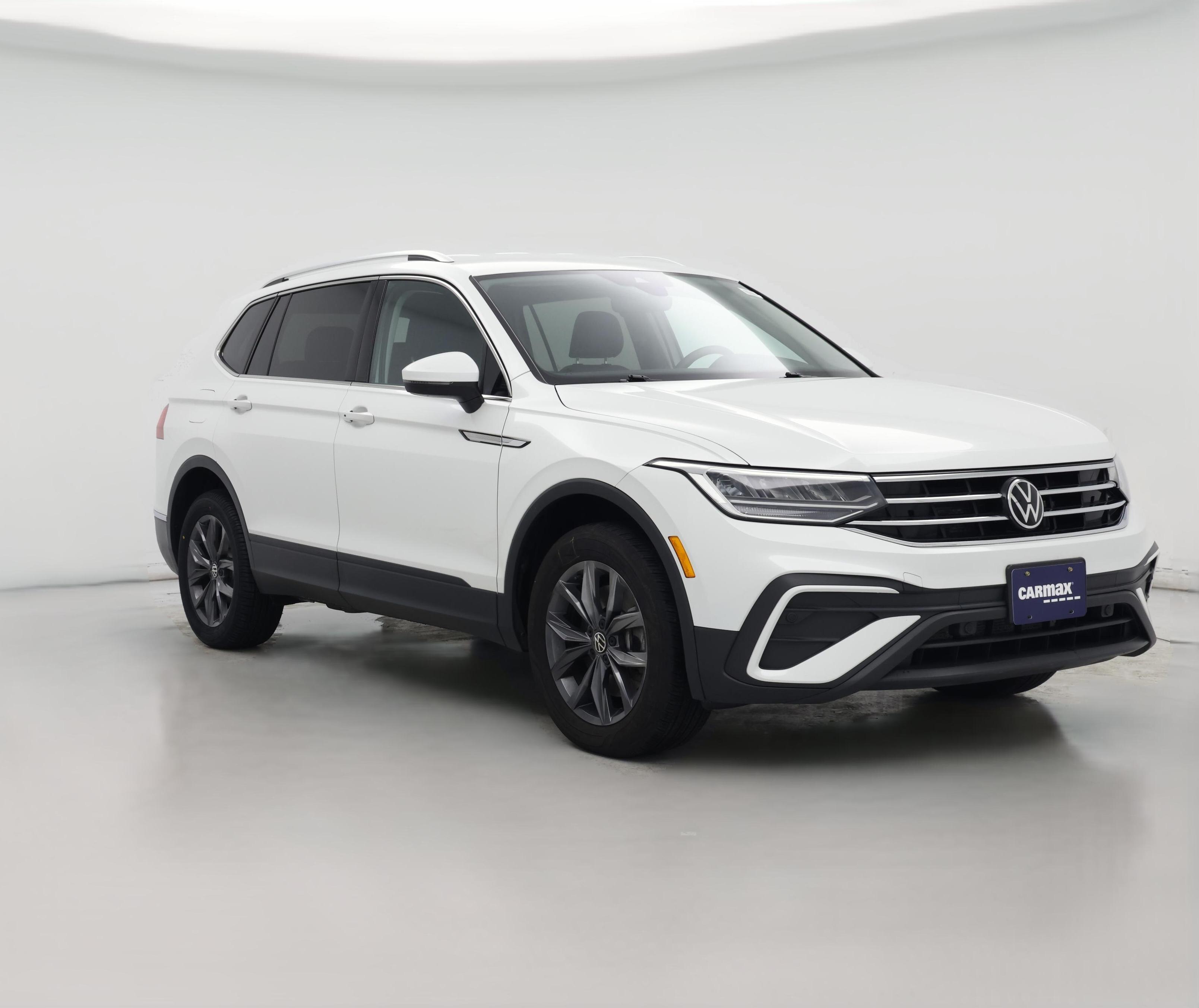Thumbnail: 2023 Volkswagen Tiguan - 1