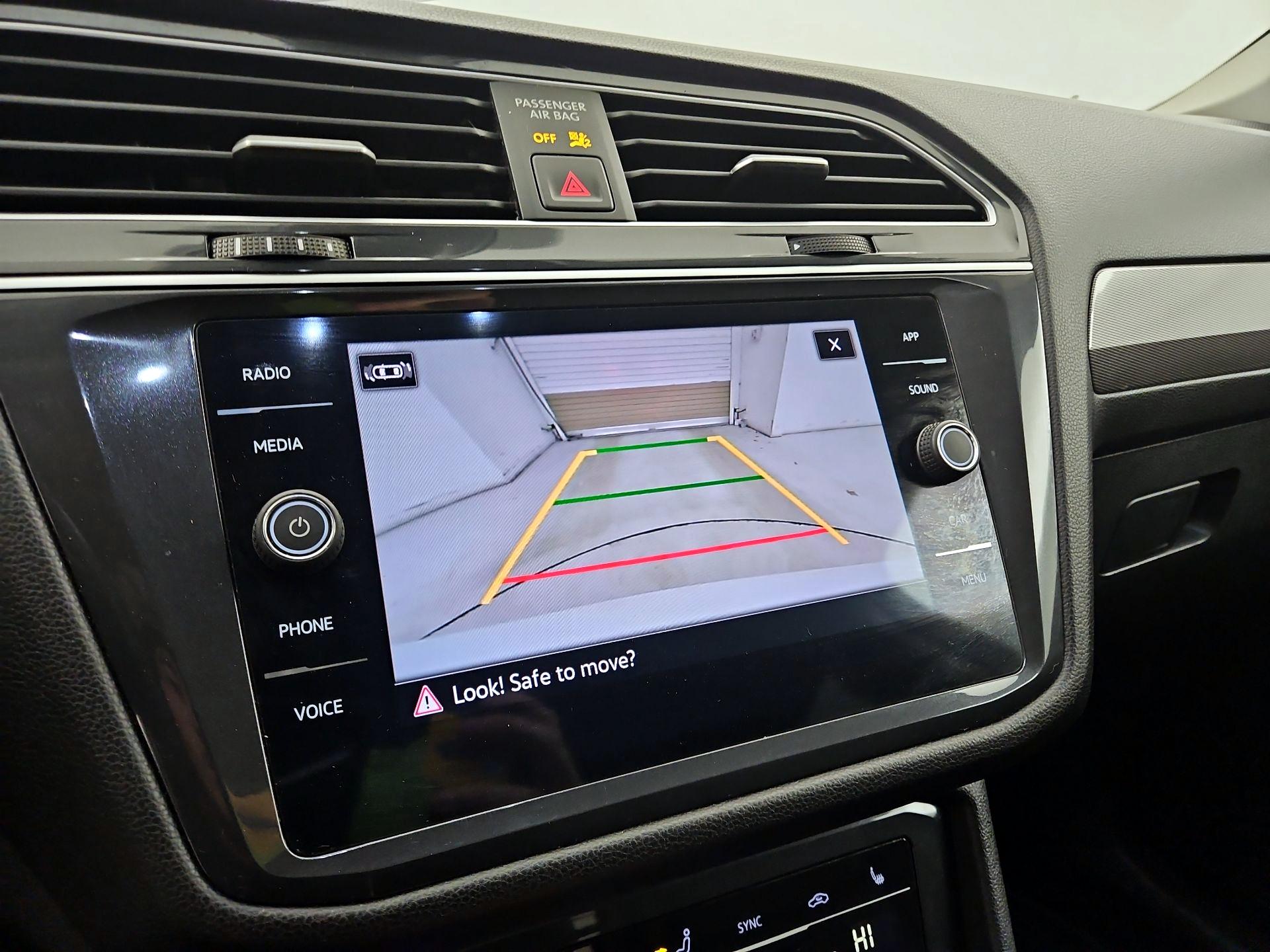 Thumbnail: 2023 Volkswagen Tiguan - 14