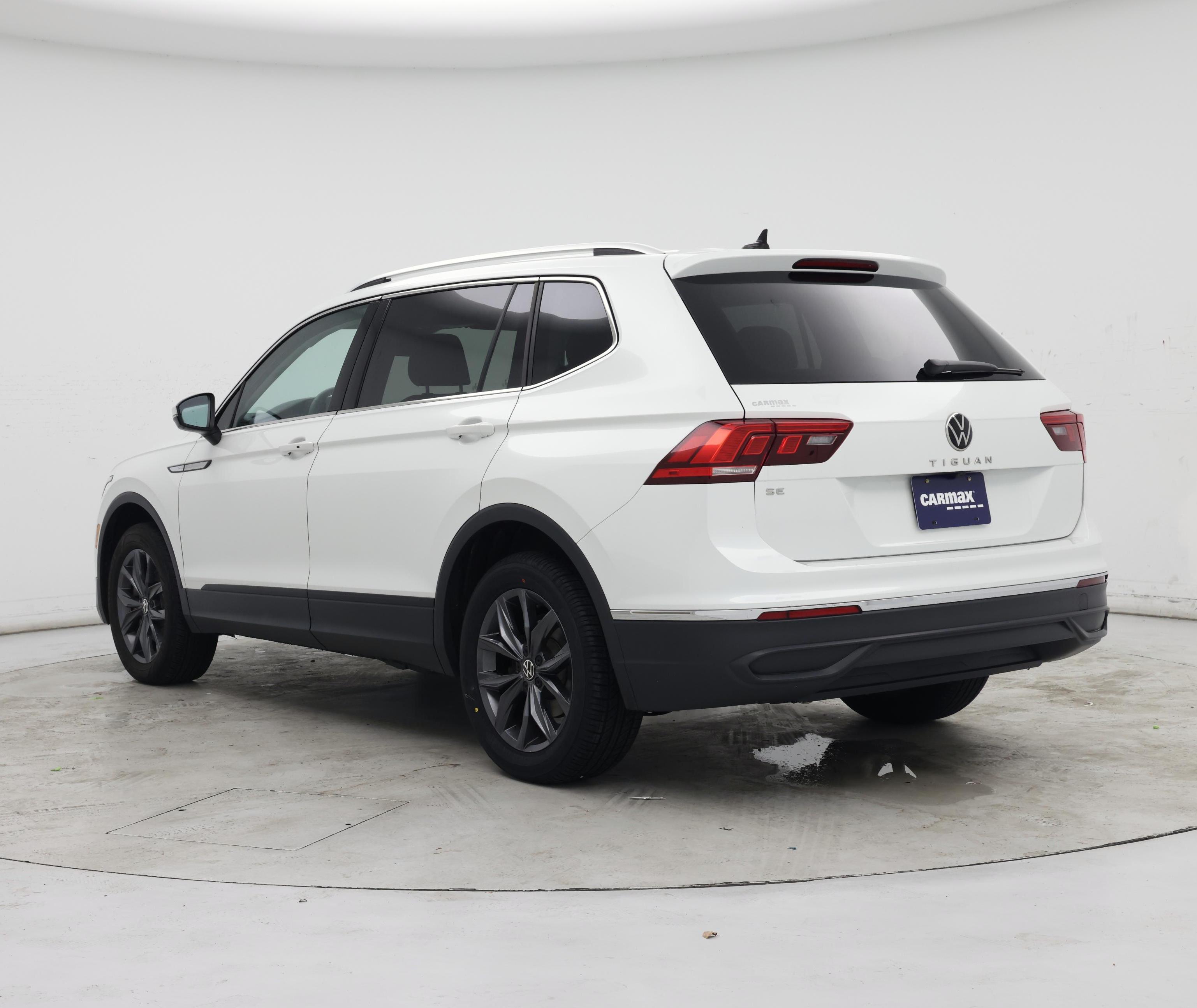 Thumbnail: 2023 Volkswagen Tiguan - 2