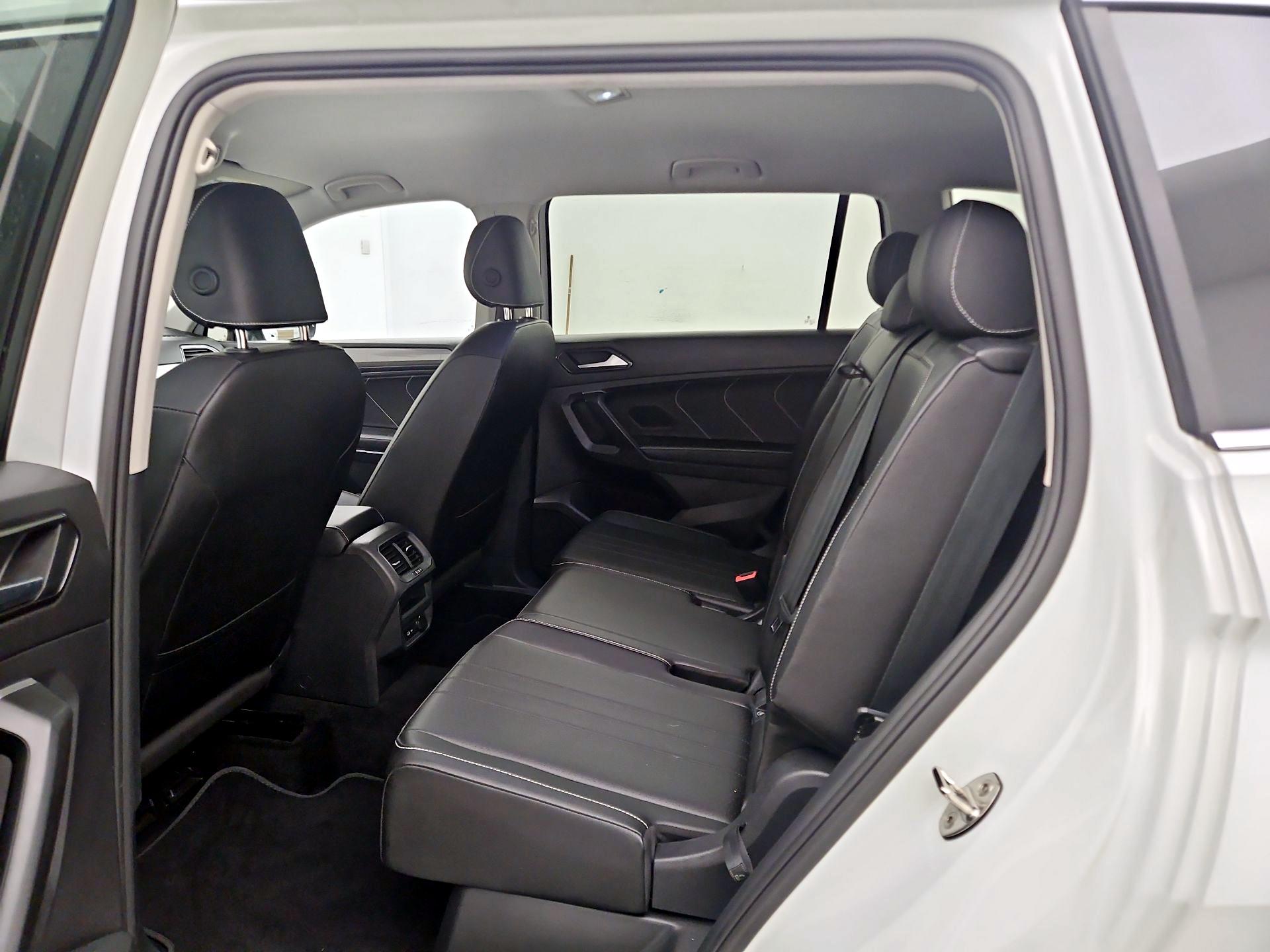 Thumbnail: 2023 Volkswagen Tiguan - 19