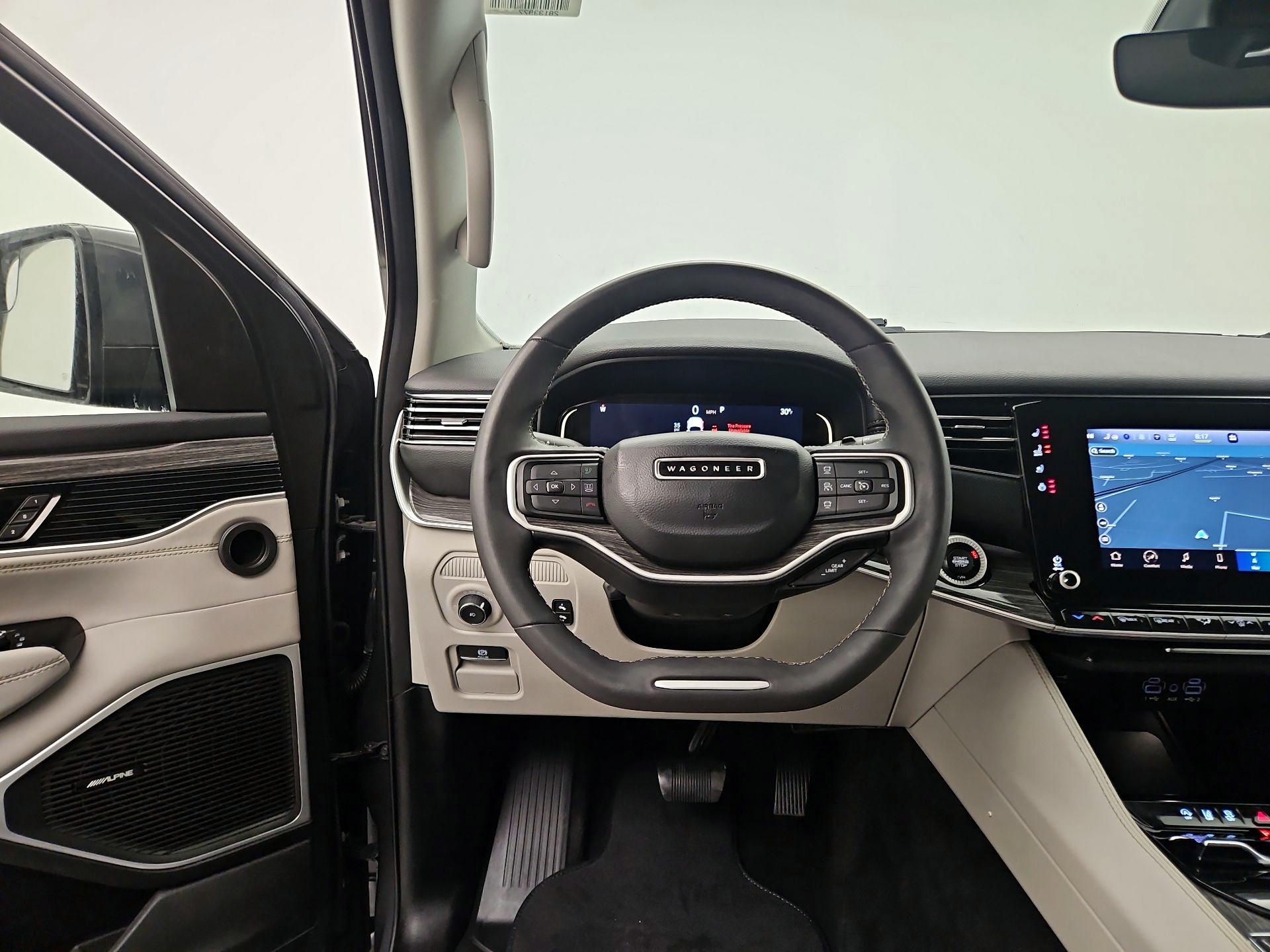 Thumbnail: 2022 Jeep Wagoneer - 10