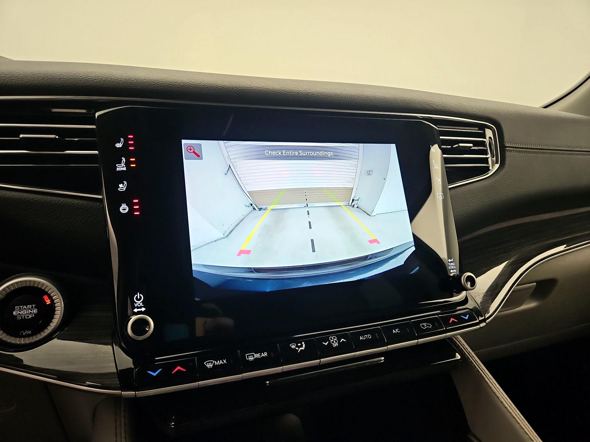 Thumbnail: 2022 Jeep Wagoneer - 15