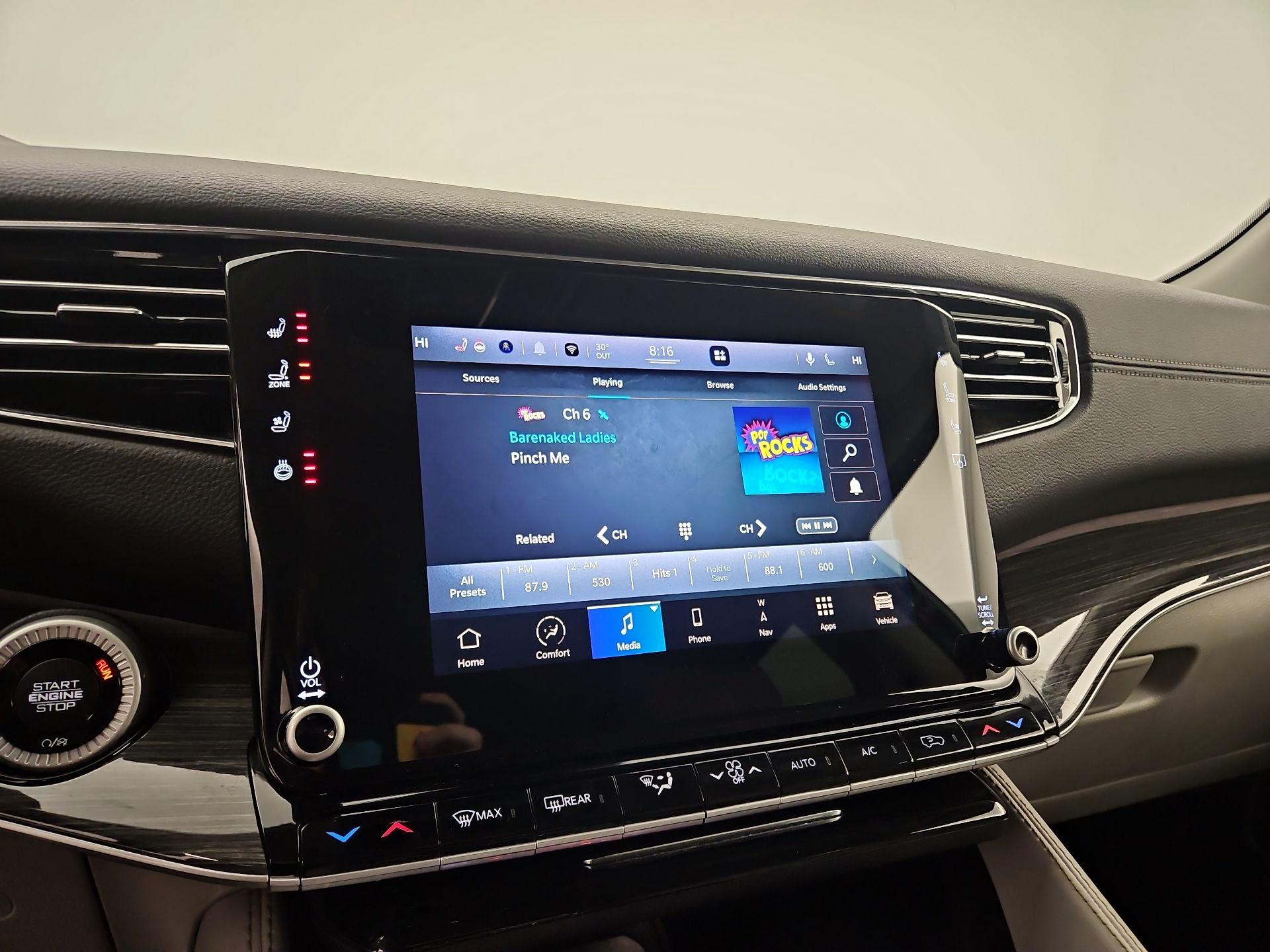 Thumbnail: 2022 Jeep Wagoneer - 16