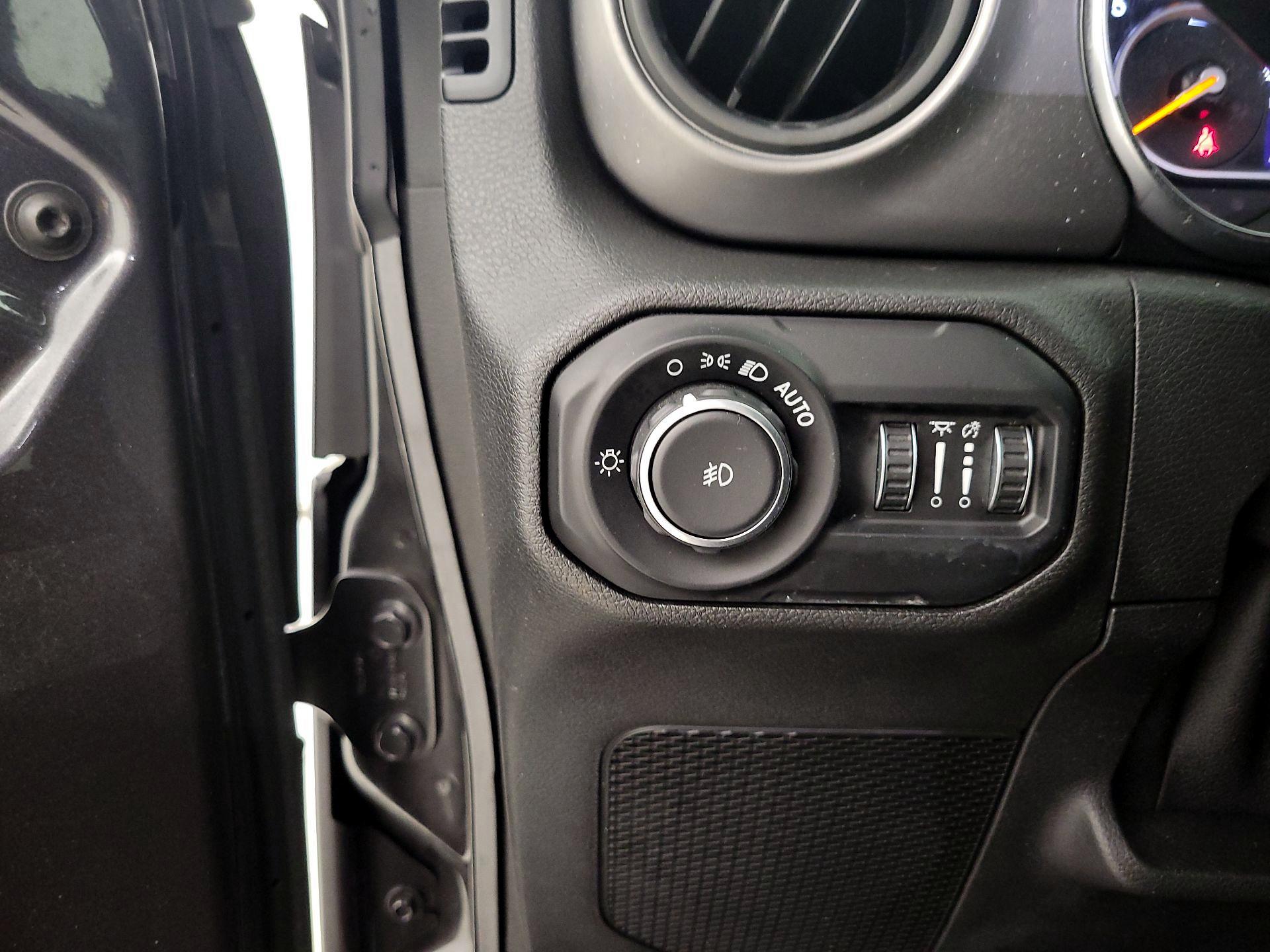 Thumbnail: 2021 Jeep Wrangler - 13