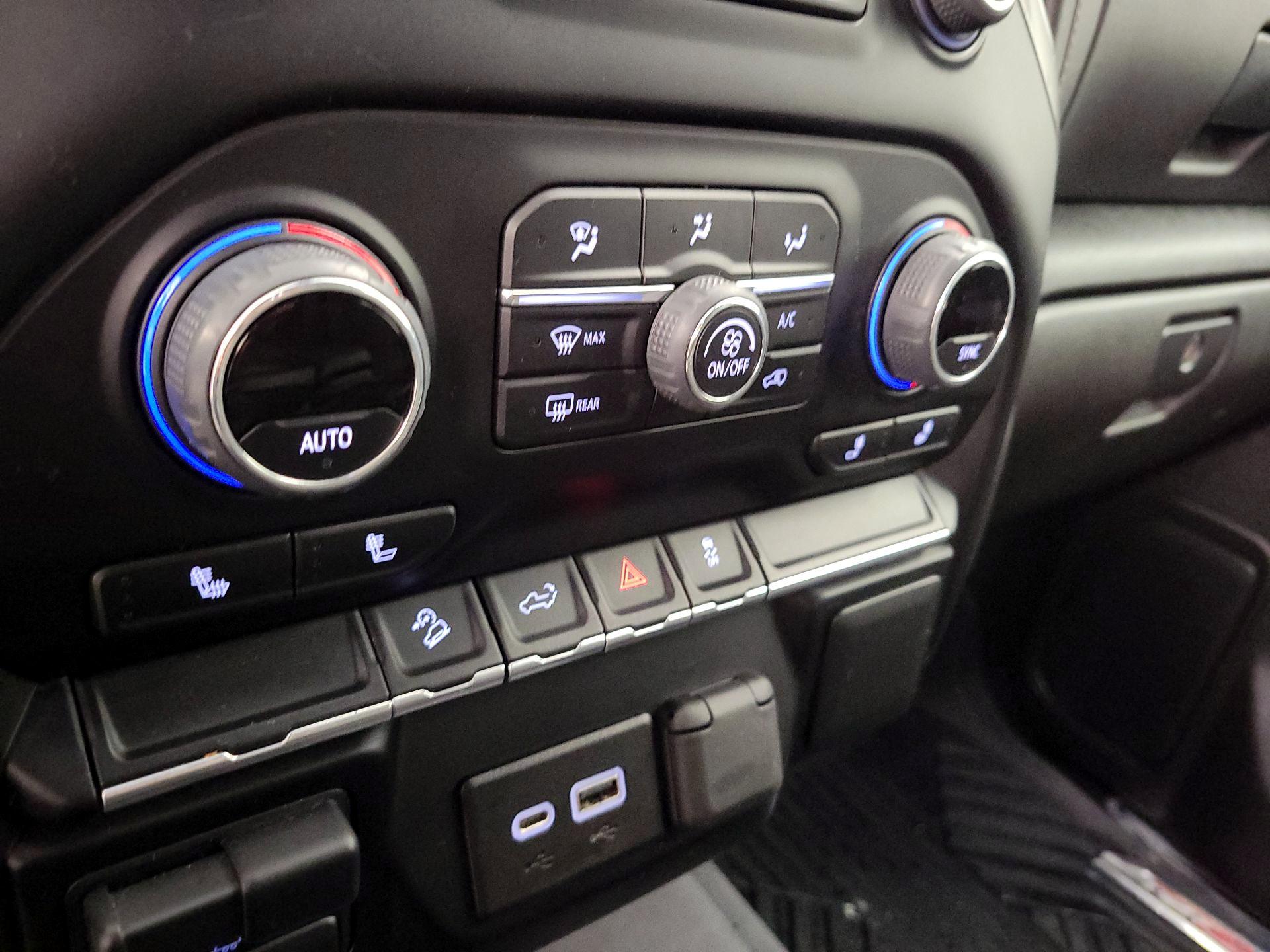 Thumbnail: 2023 Chevrolet Silverado 2500 - 16