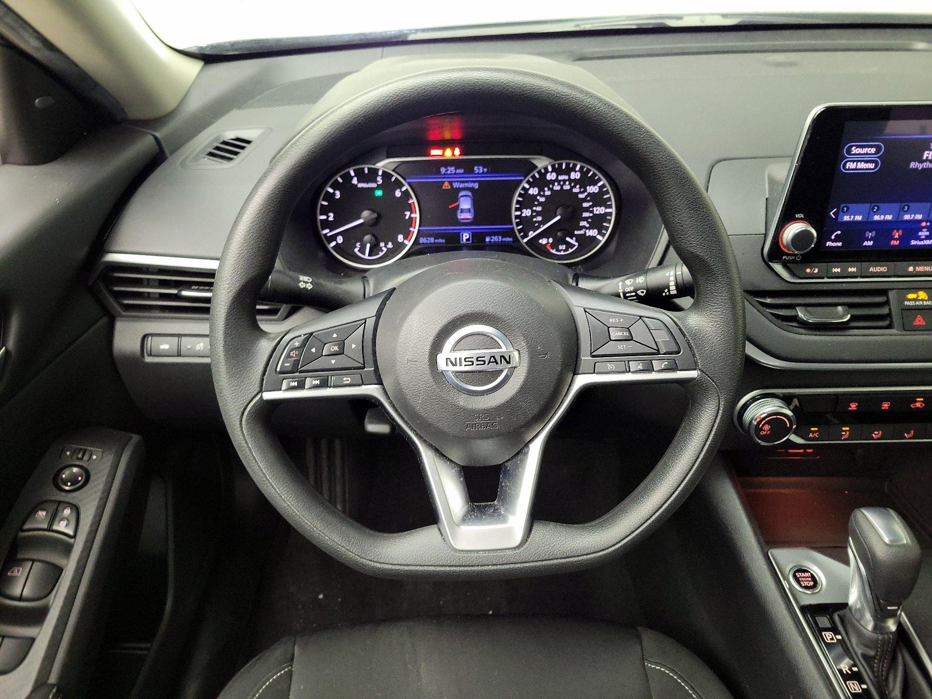 Thumbnail: 2022 Nissan Altima - 10