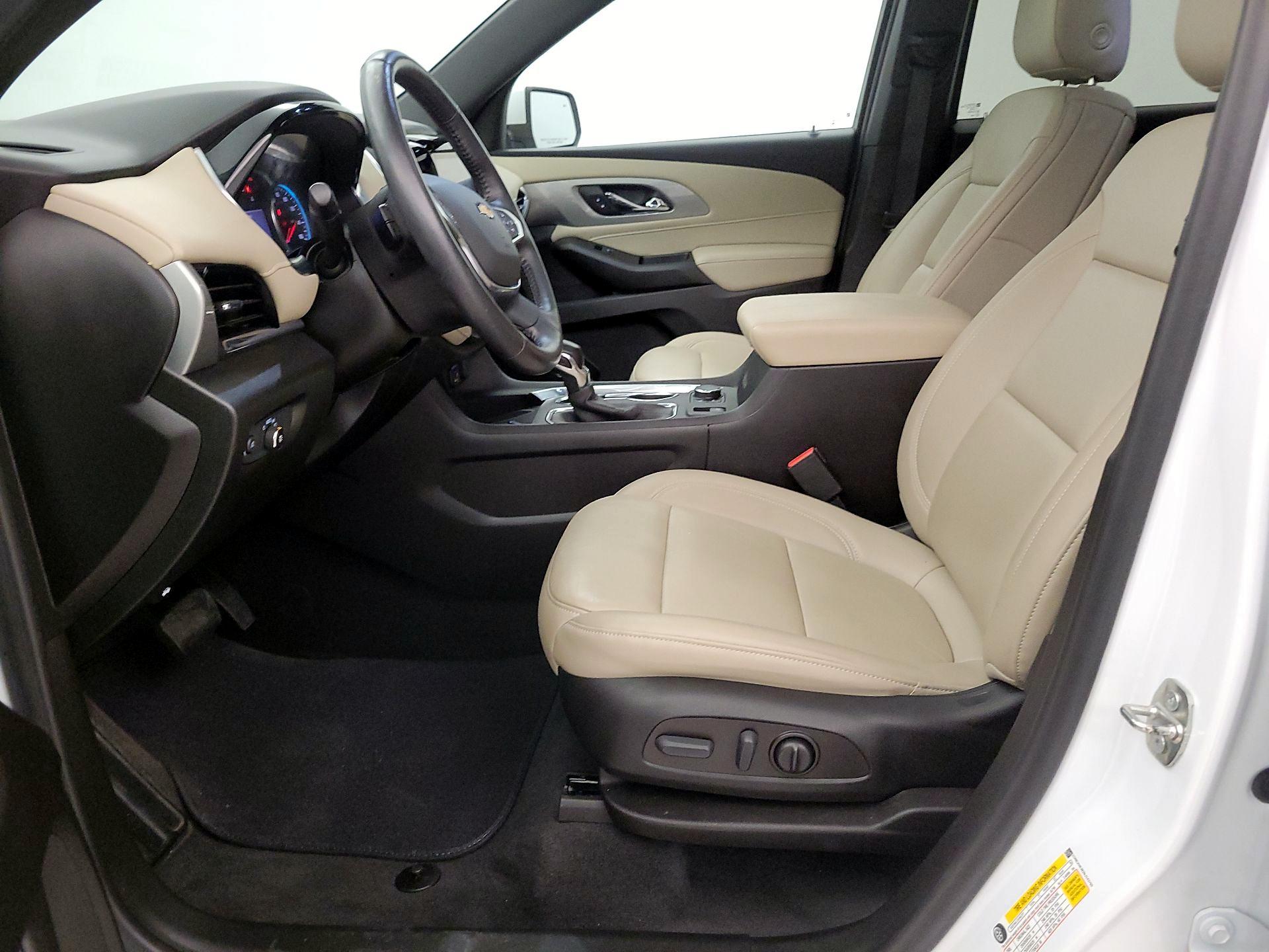 Thumbnail: 2022 Chevrolet Traverse - 11