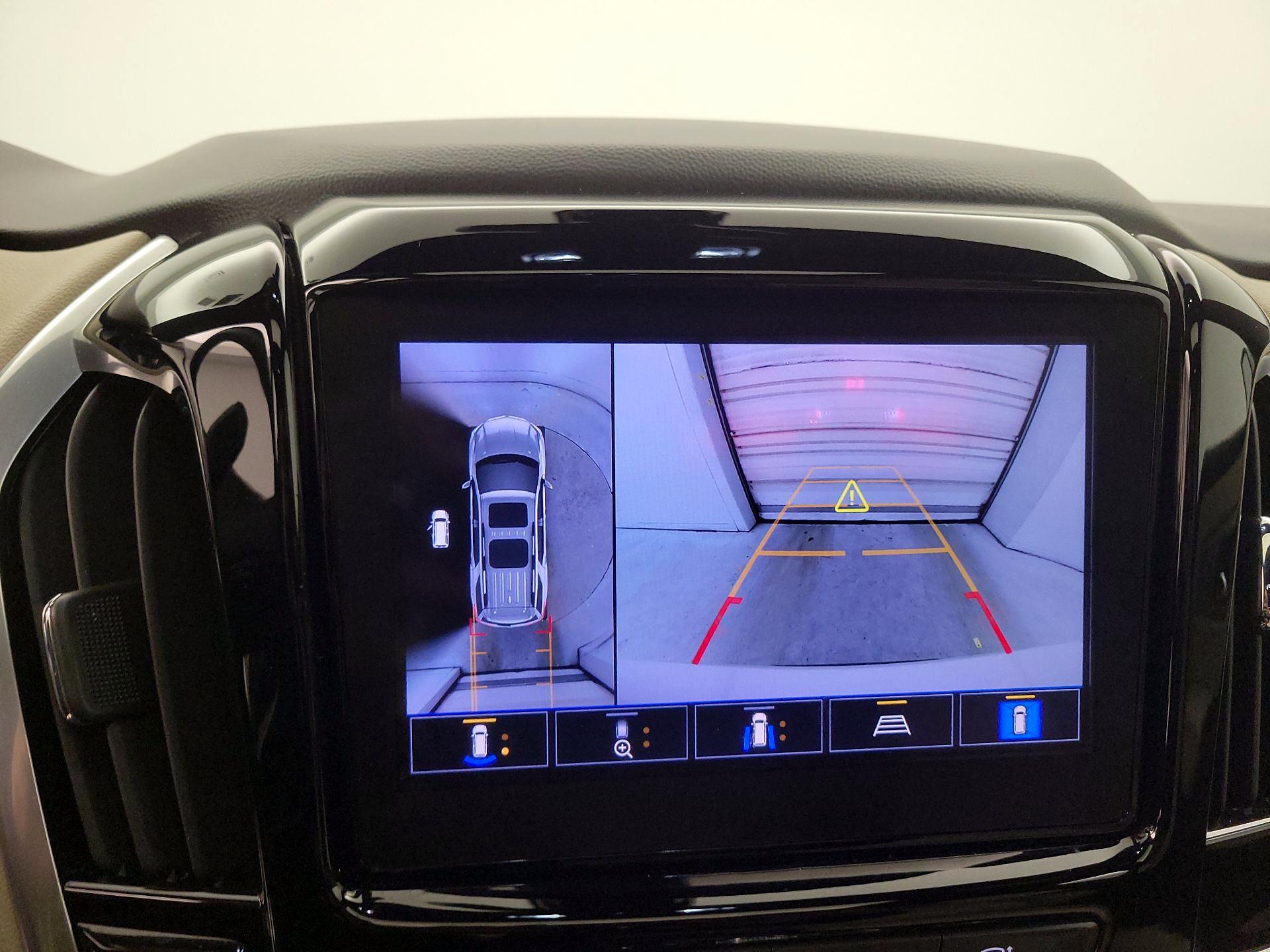 Thumbnail: 2022 Chevrolet Traverse - 14