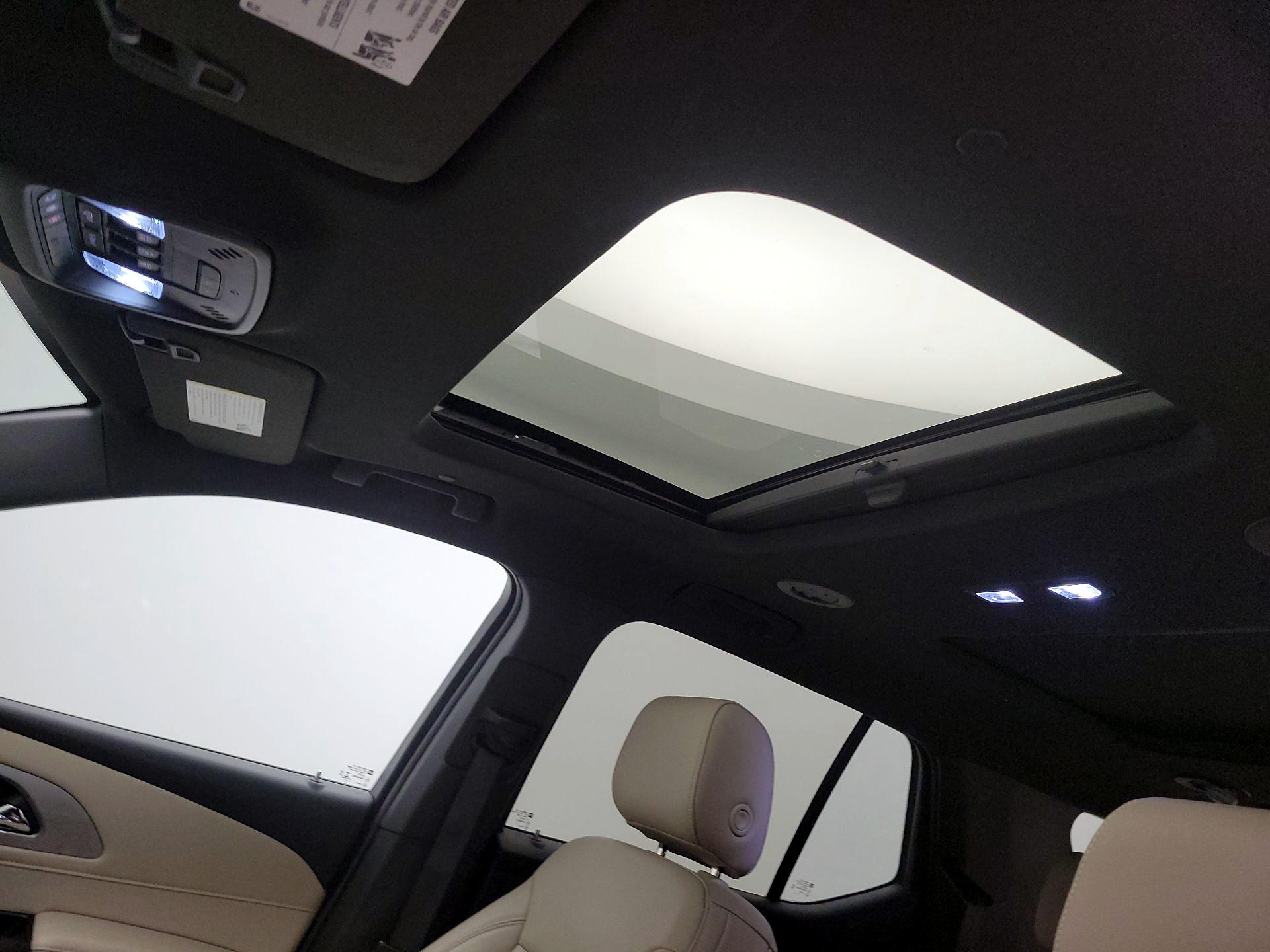 Thumbnail: 2022 Chevrolet Traverse - 19