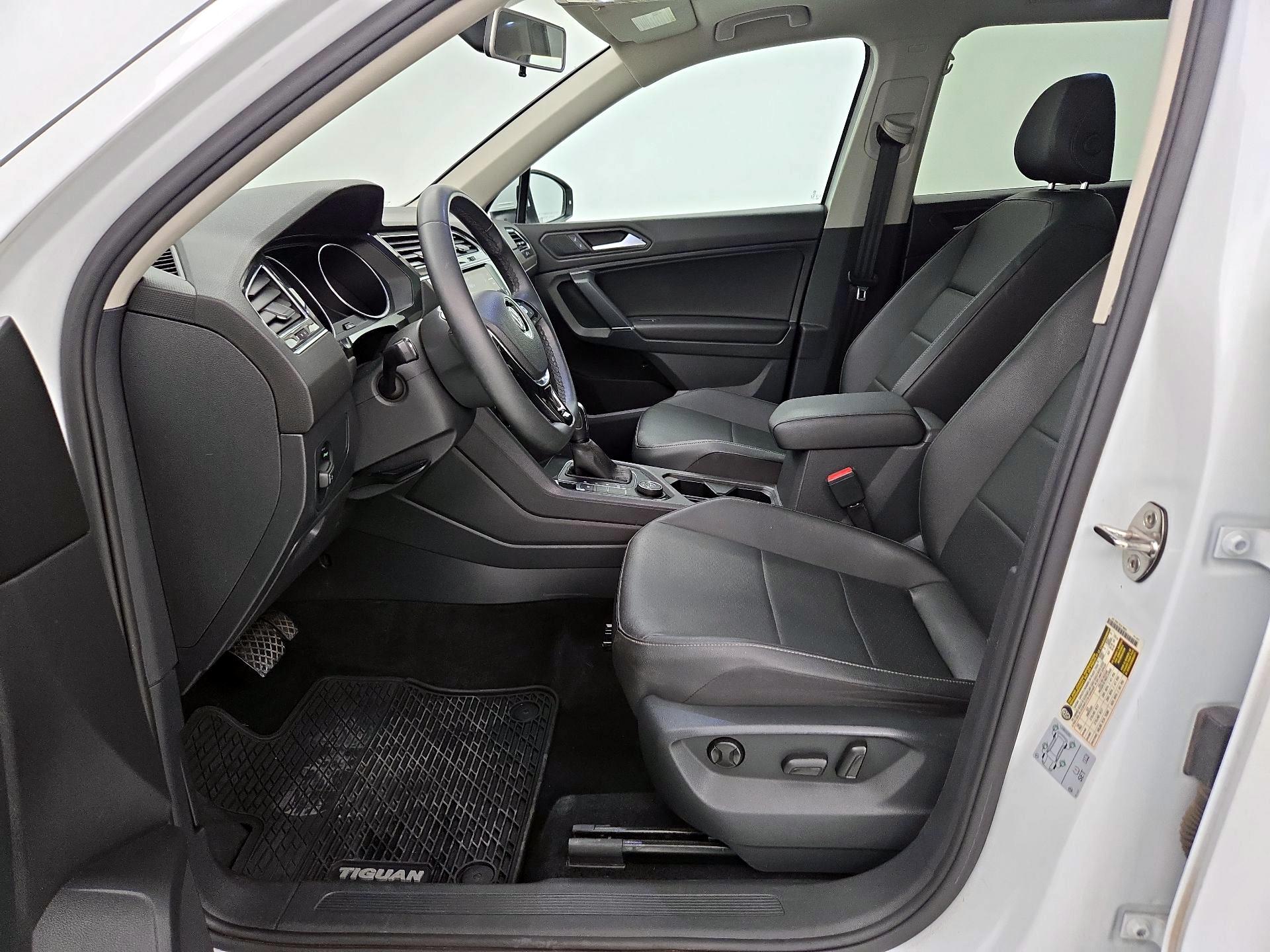 Thumbnail: 2020 Volkswagen Tiguan - 11