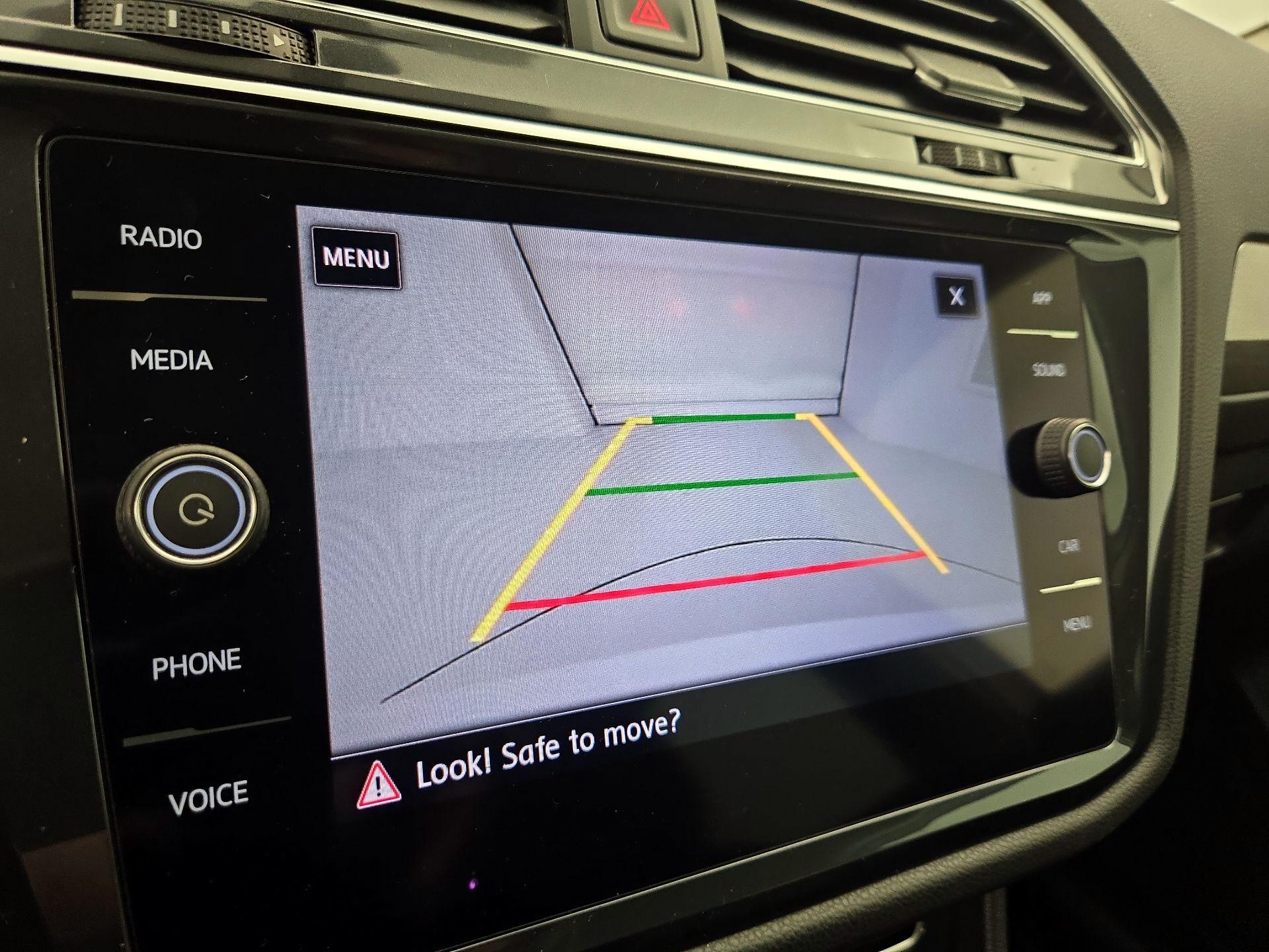 Thumbnail: 2020 Volkswagen Tiguan - 14