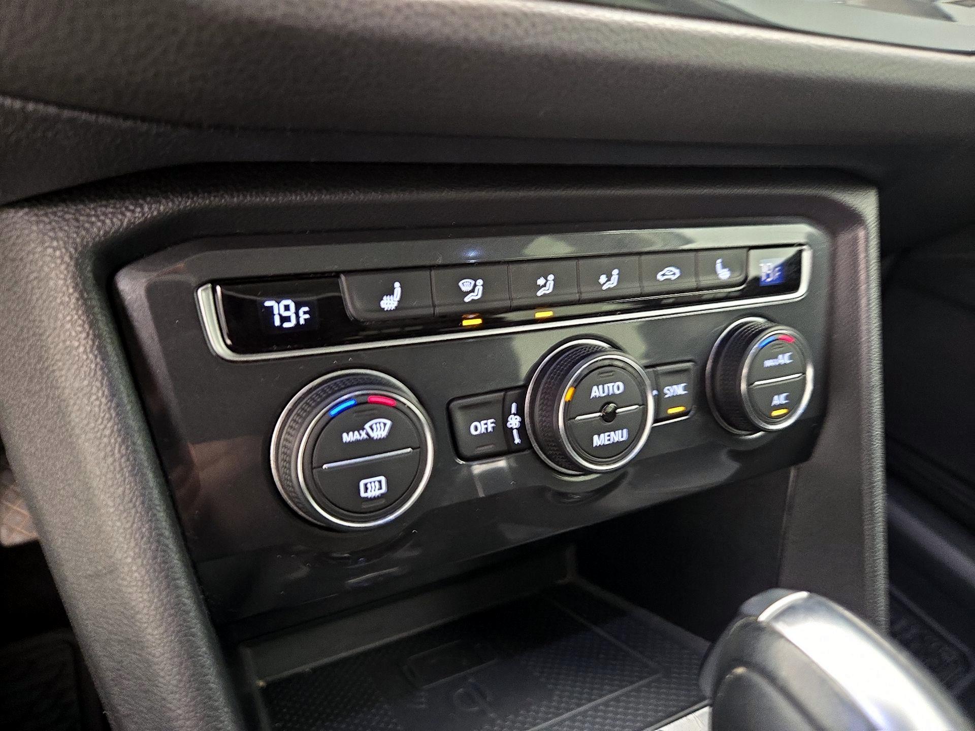 Thumbnail: 2020 Volkswagen Tiguan - 16