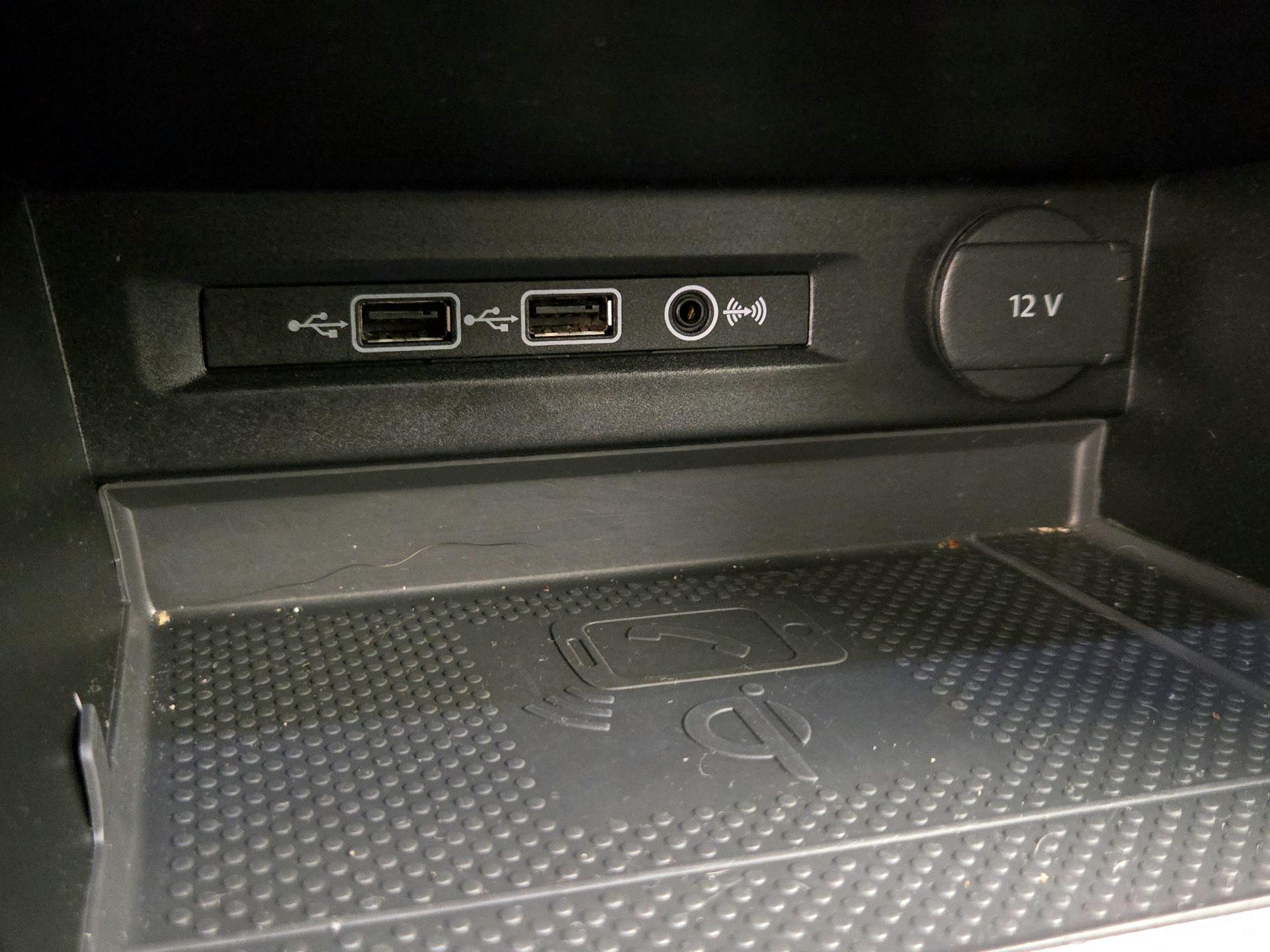 Thumbnail: 2020 Volkswagen Tiguan - 18