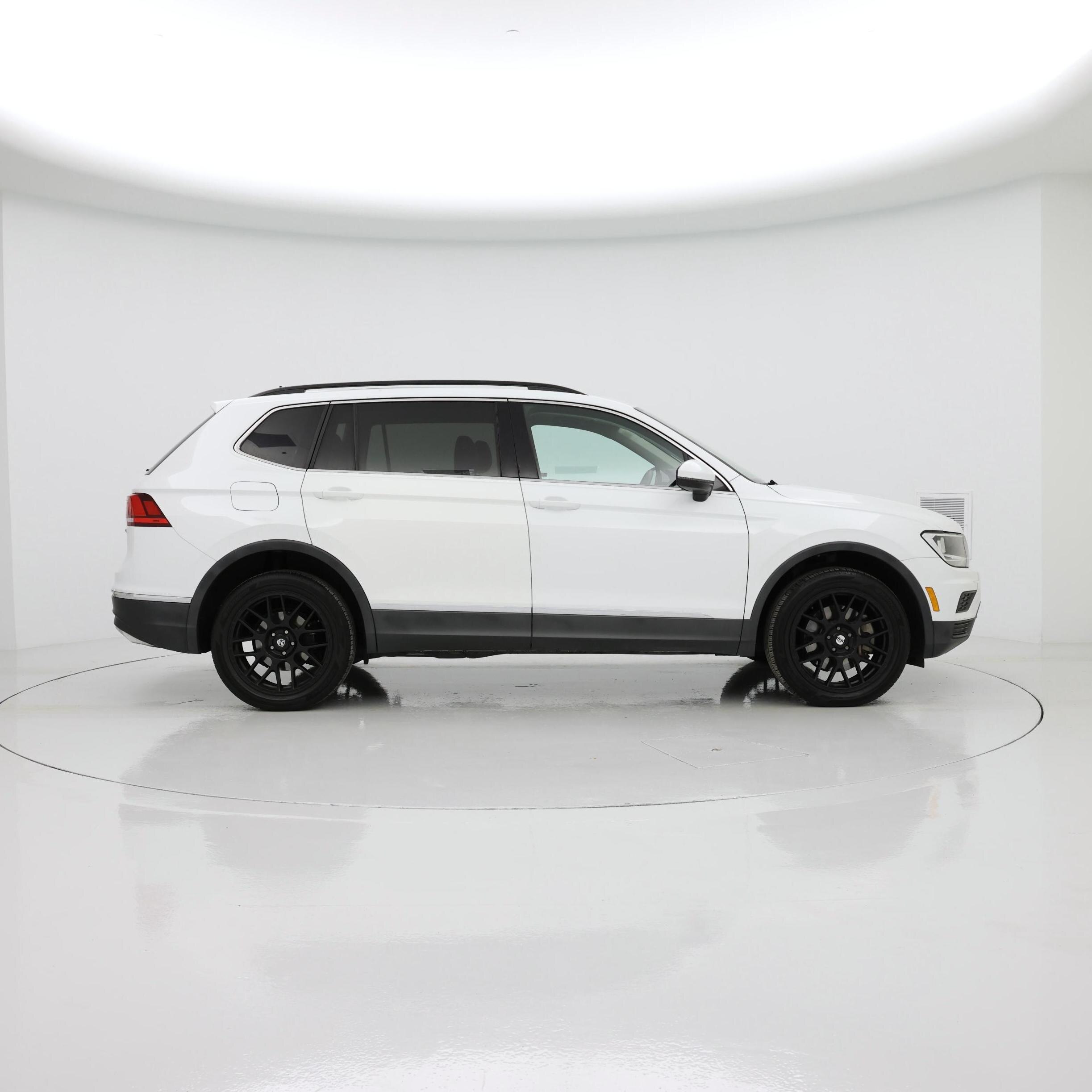 Thumbnail: 2020 Volkswagen Tiguan - 7