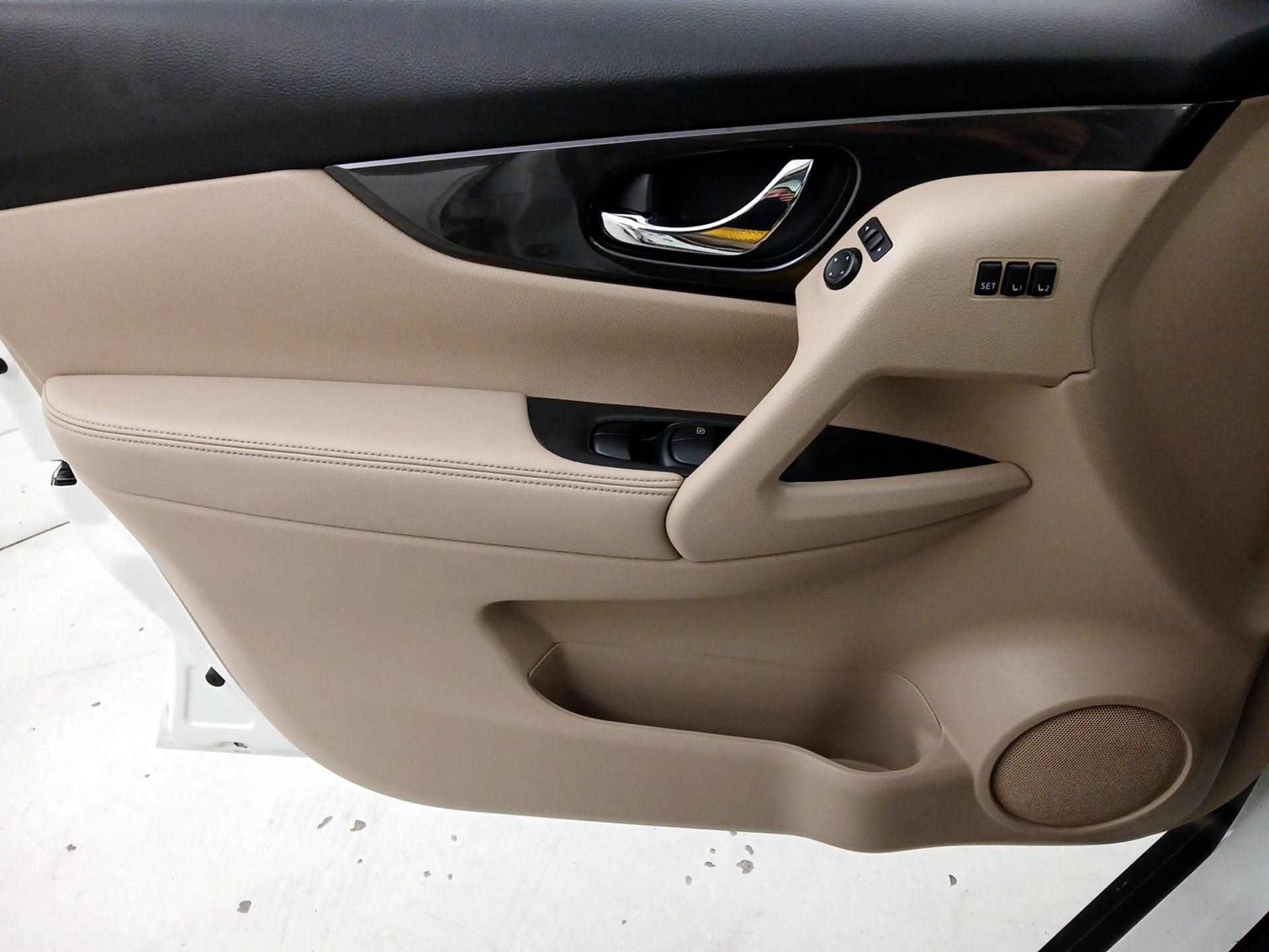 Thumbnail: 2018 Nissan Rogue - 12