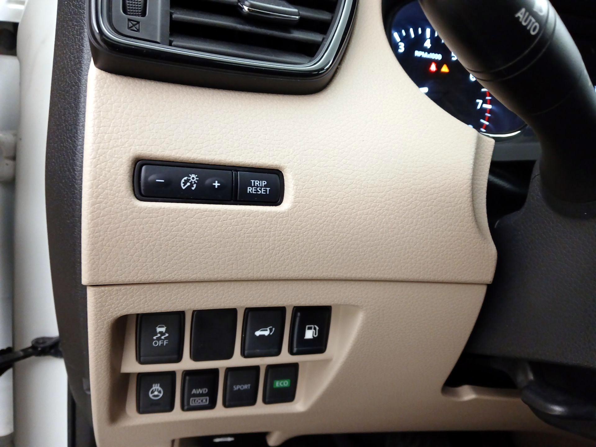 Thumbnail: 2018 Nissan Rogue - 13