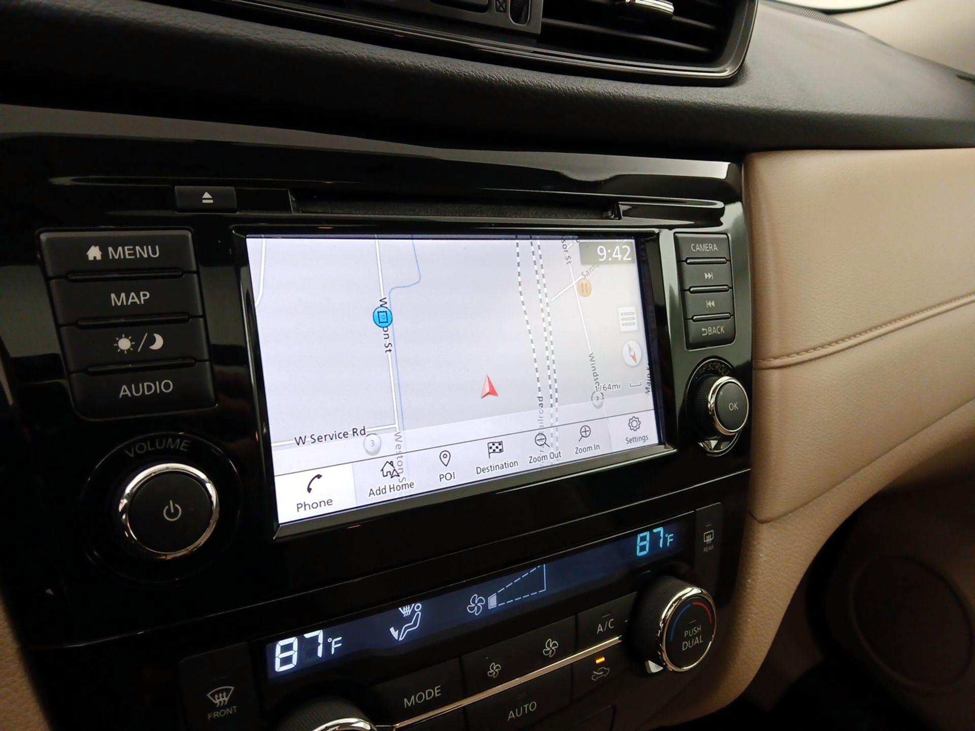 Thumbnail: 2018 Nissan Rogue - 14