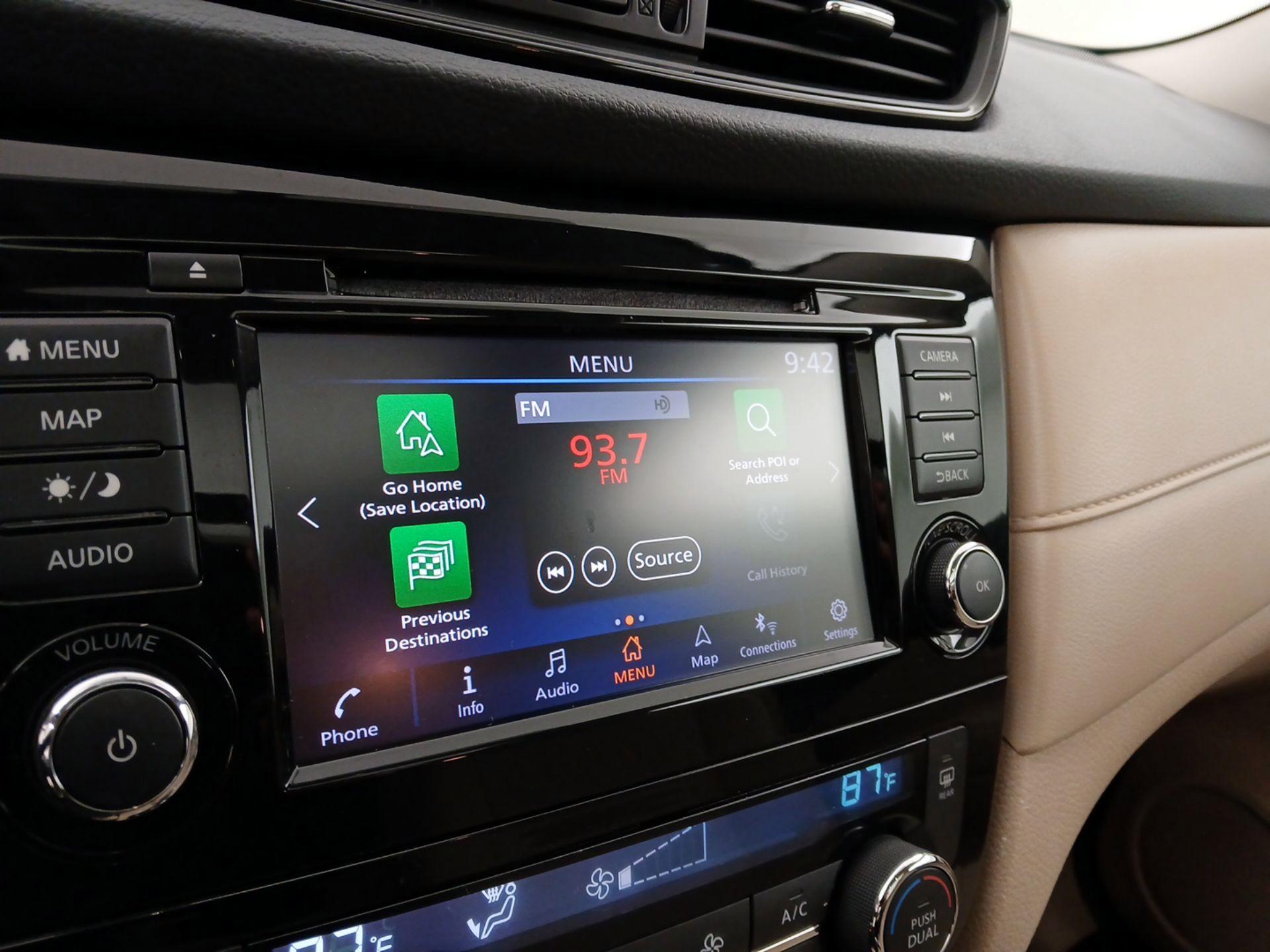 Thumbnail: 2018 Nissan Rogue - 16