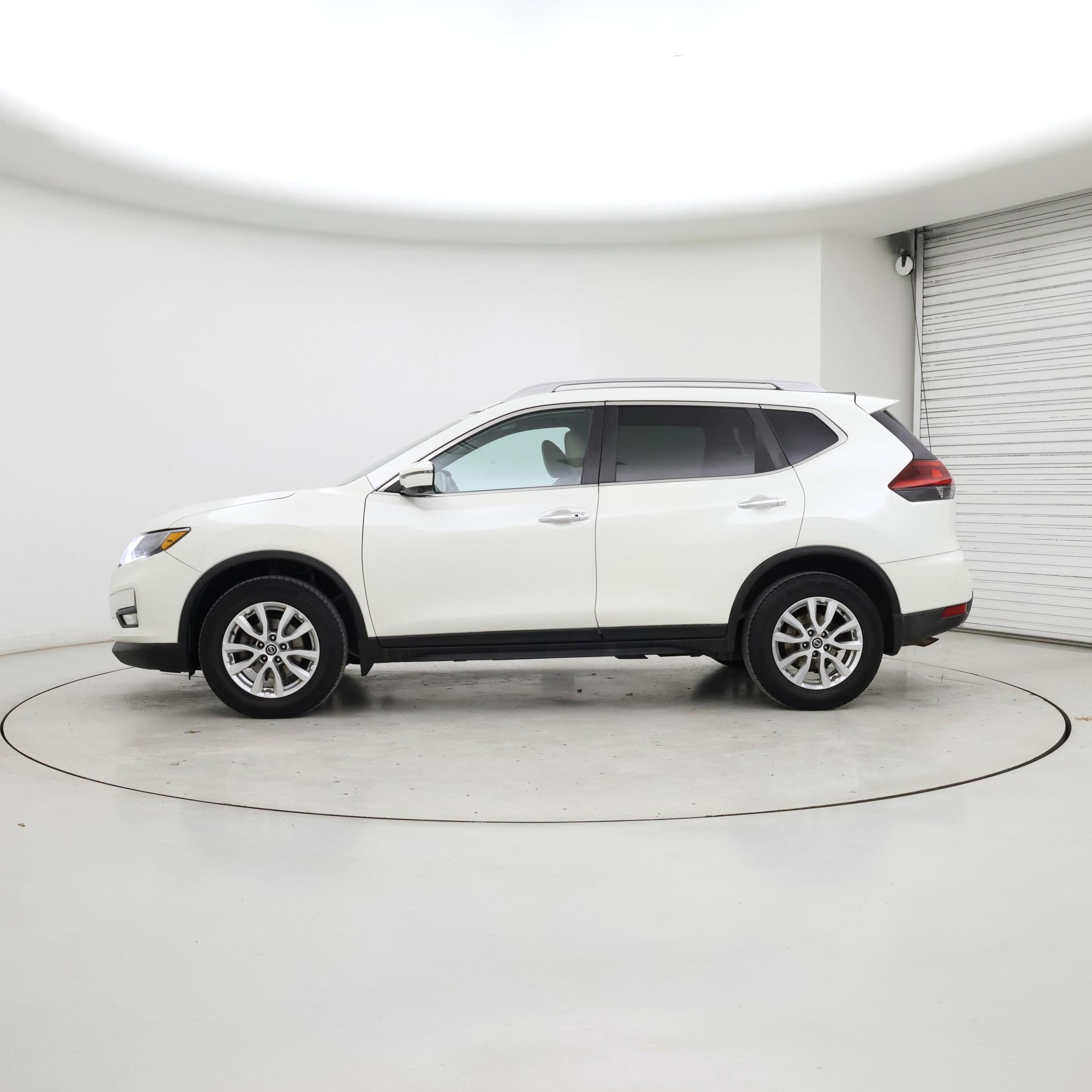 Thumbnail: 2018 Nissan Rogue - 3