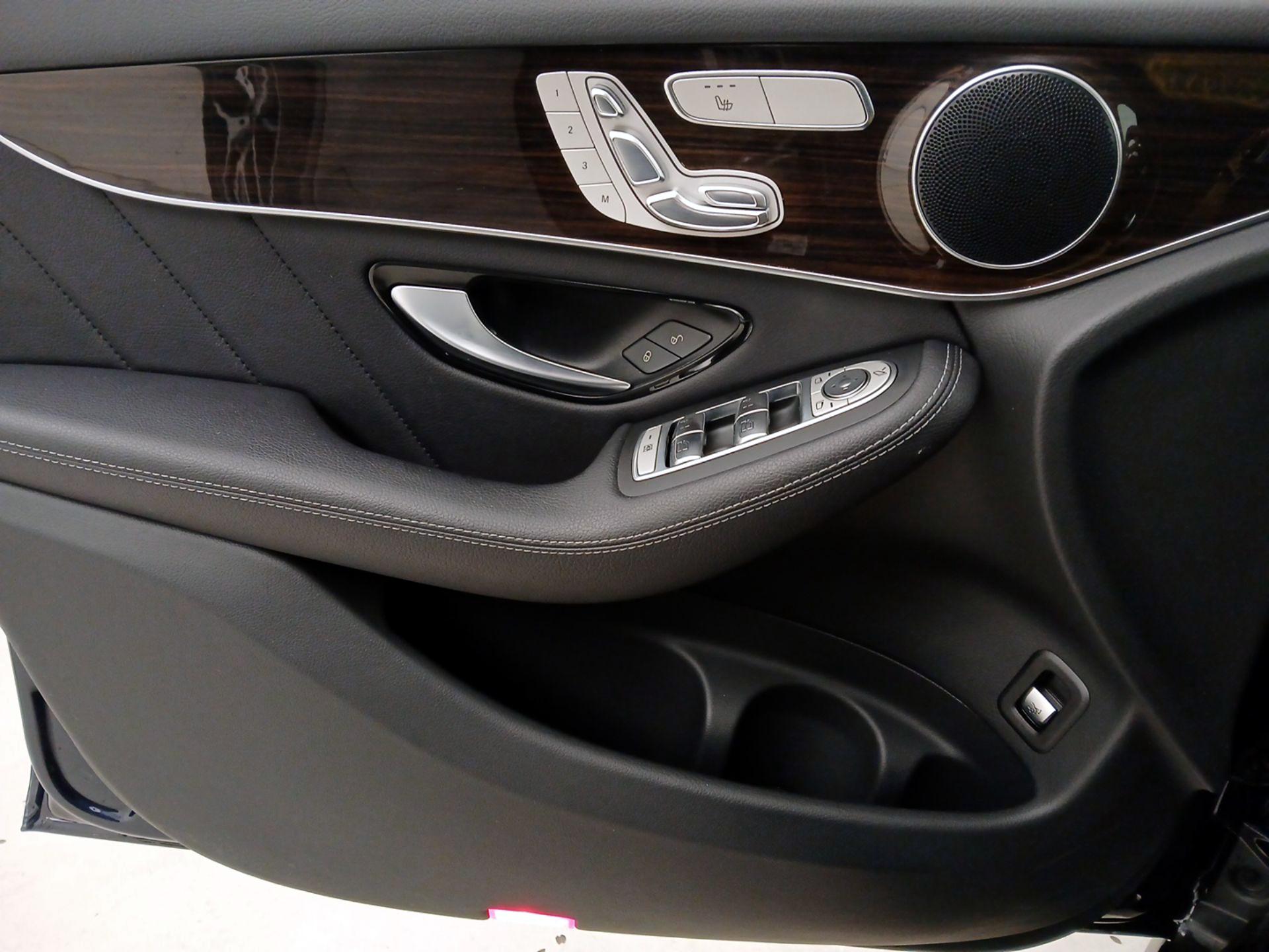 Thumbnail: 2018 Mercedes-Benz GLC - 12