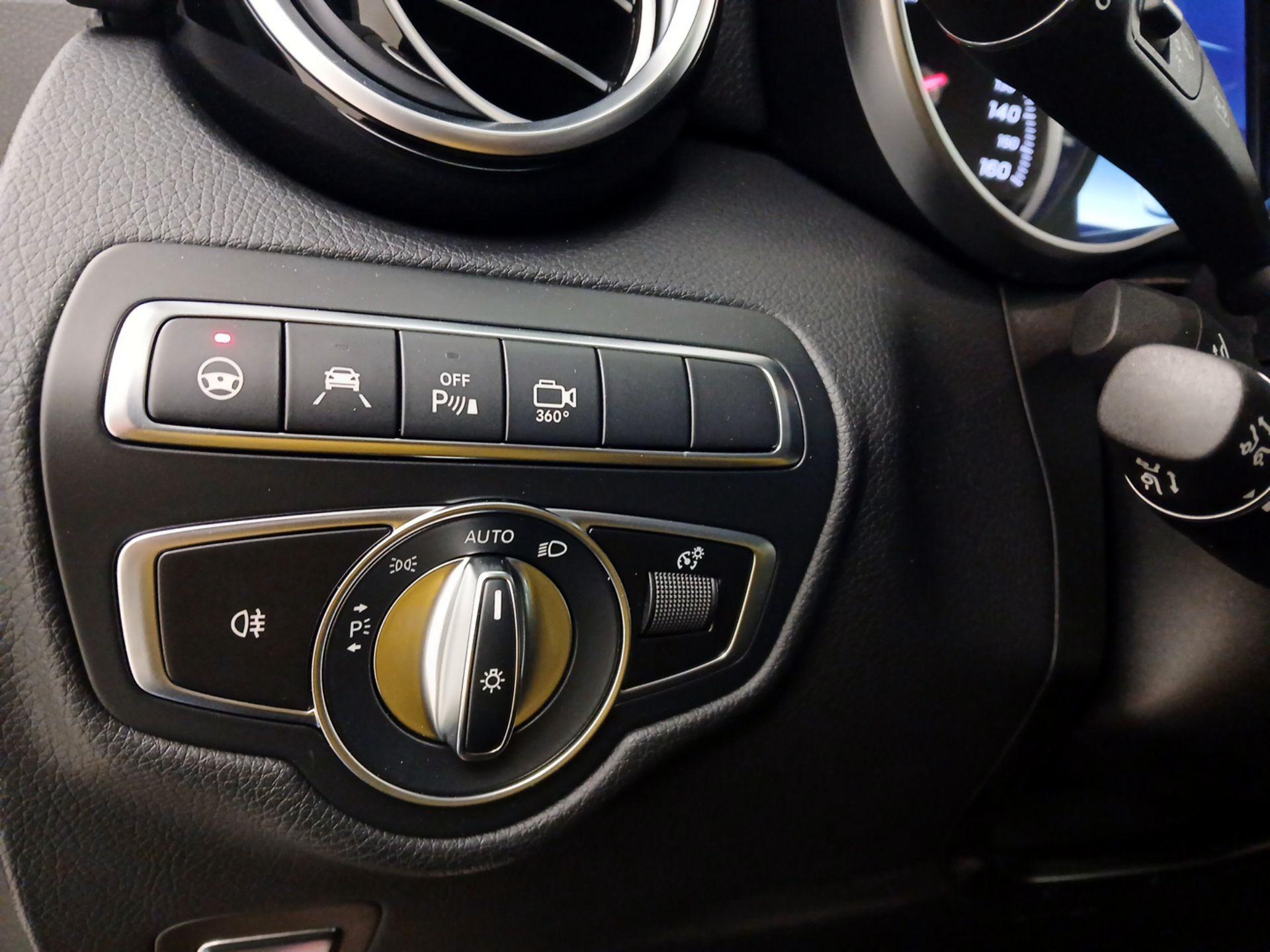 Thumbnail: 2018 Mercedes-Benz GLC - 13