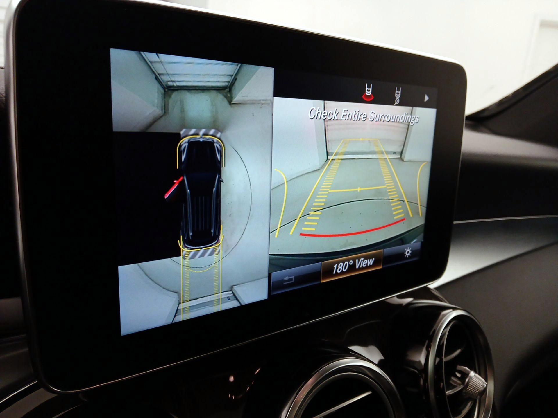 Thumbnail: 2018 Mercedes-Benz GLC - 15