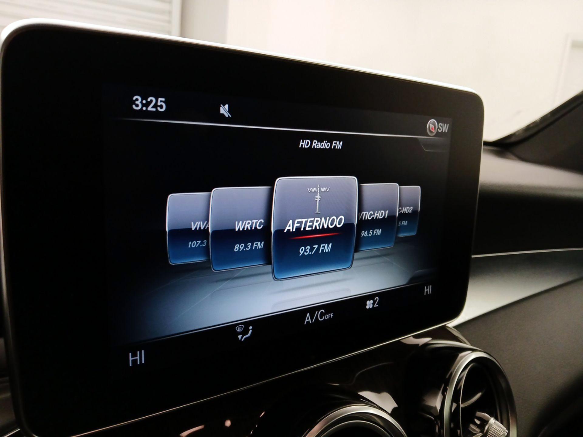 Thumbnail: 2018 Mercedes-Benz GLC - 16