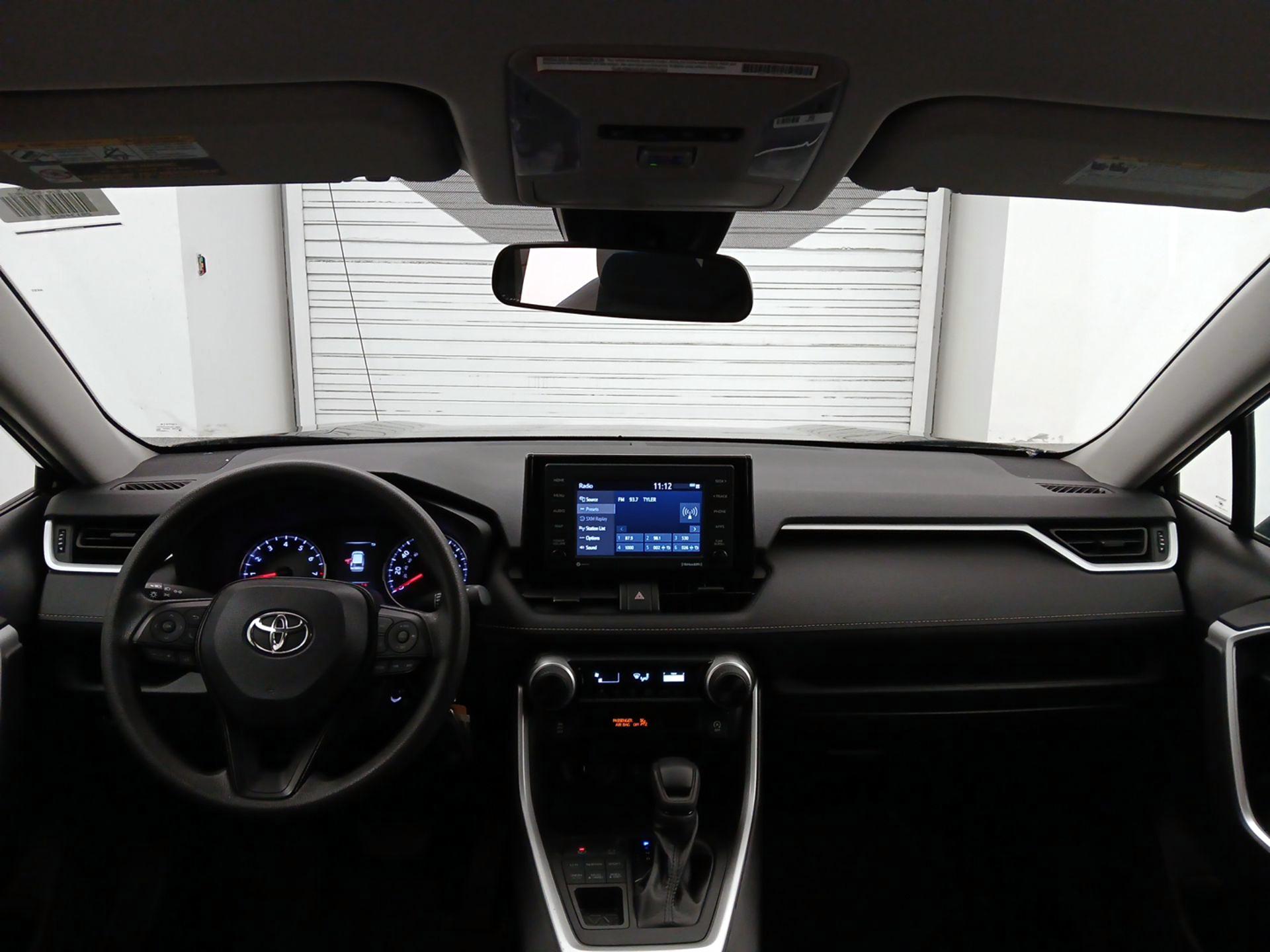 Thumbnail: 2021 Toyota RAV4 - 9