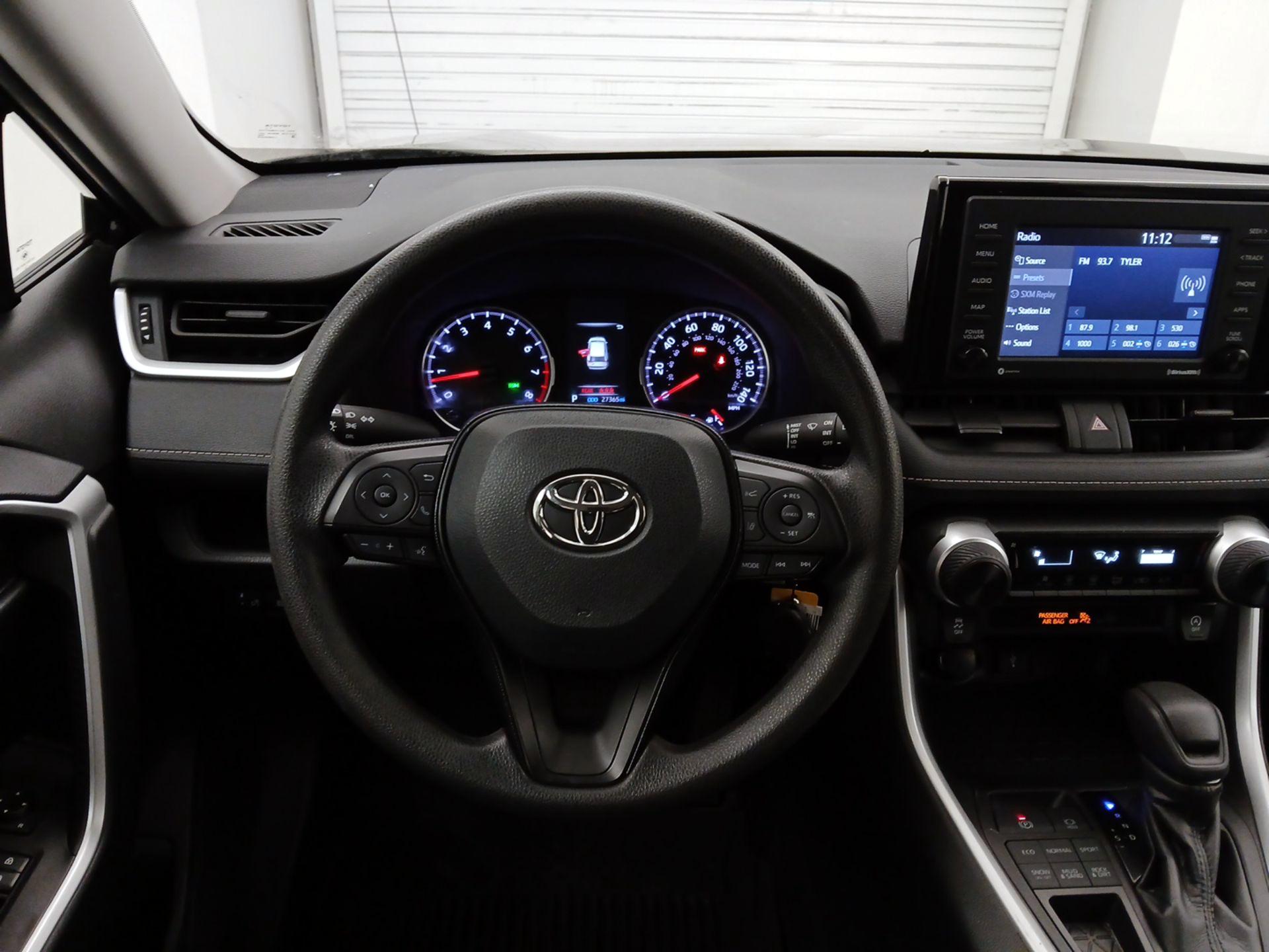 Thumbnail: 2021 Toyota RAV4 - 10