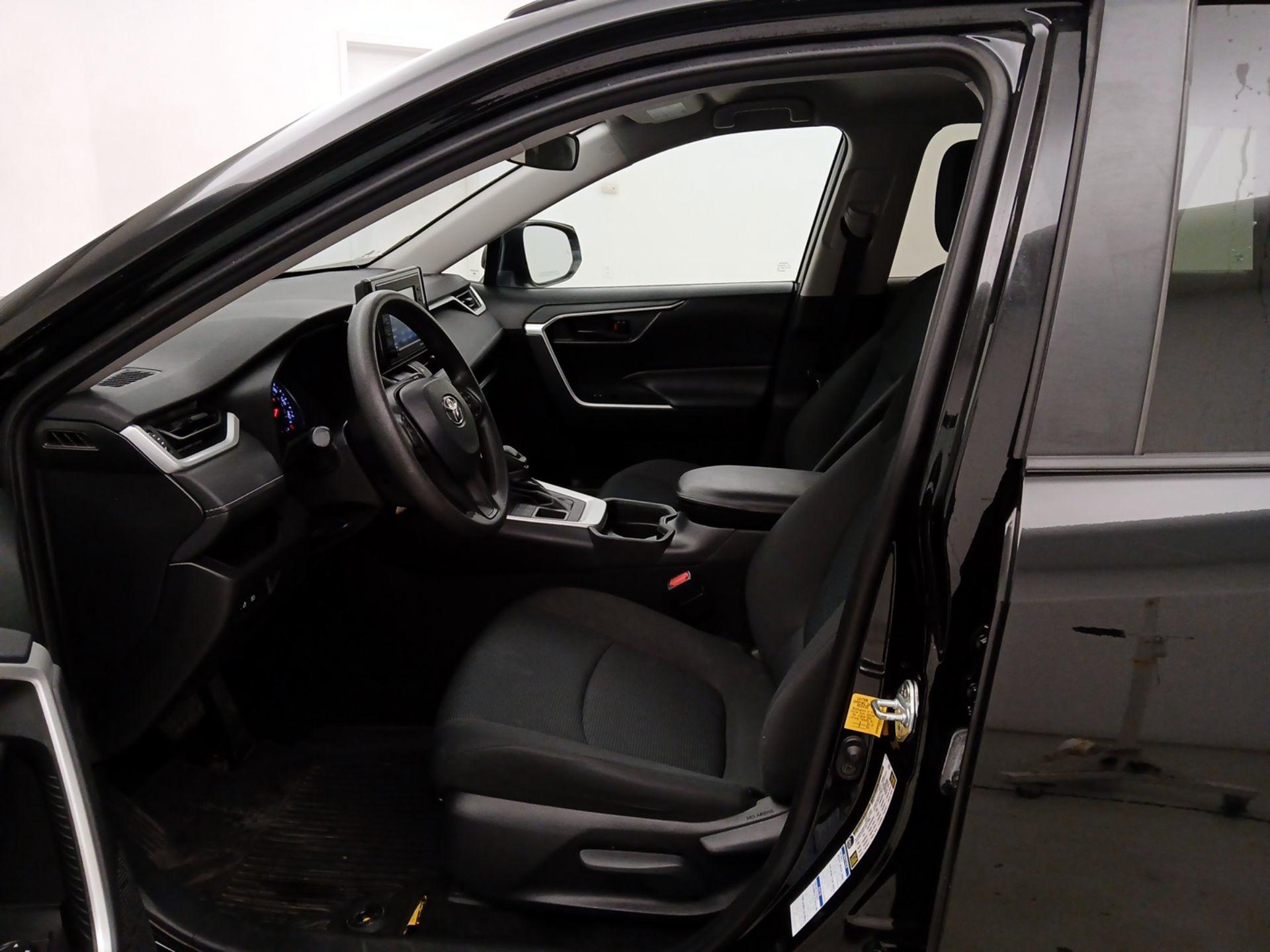 Thumbnail: 2021 Toyota RAV4 - 11