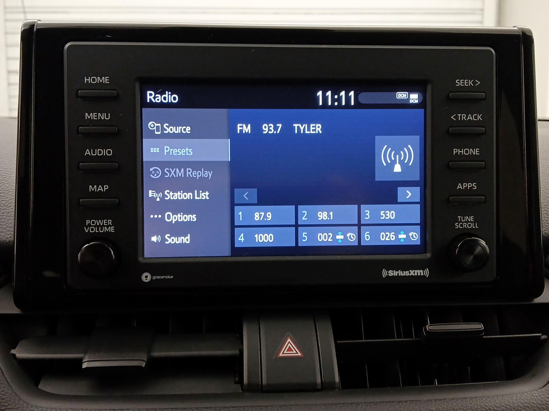 Thumbnail: 2021 Toyota RAV4 - 15