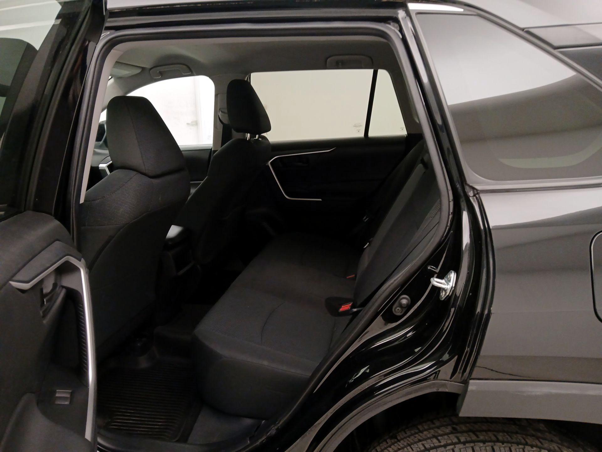 Thumbnail: 2021 Toyota RAV4 - 19