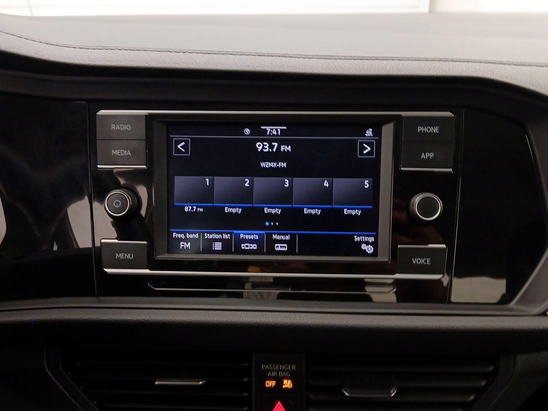 Thumbnail: 2021 Volkswagen Jetta - 15