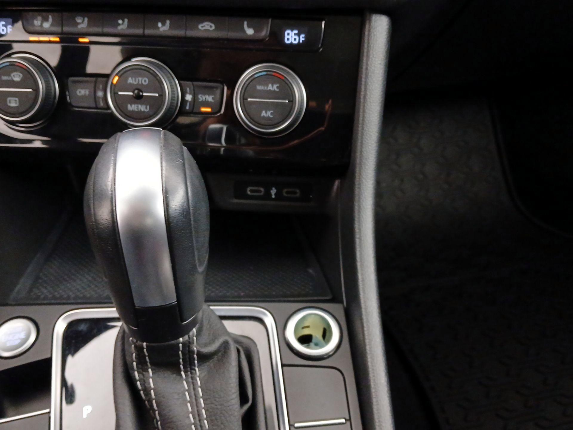 Thumbnail: 2021 Volkswagen Jetta - 18