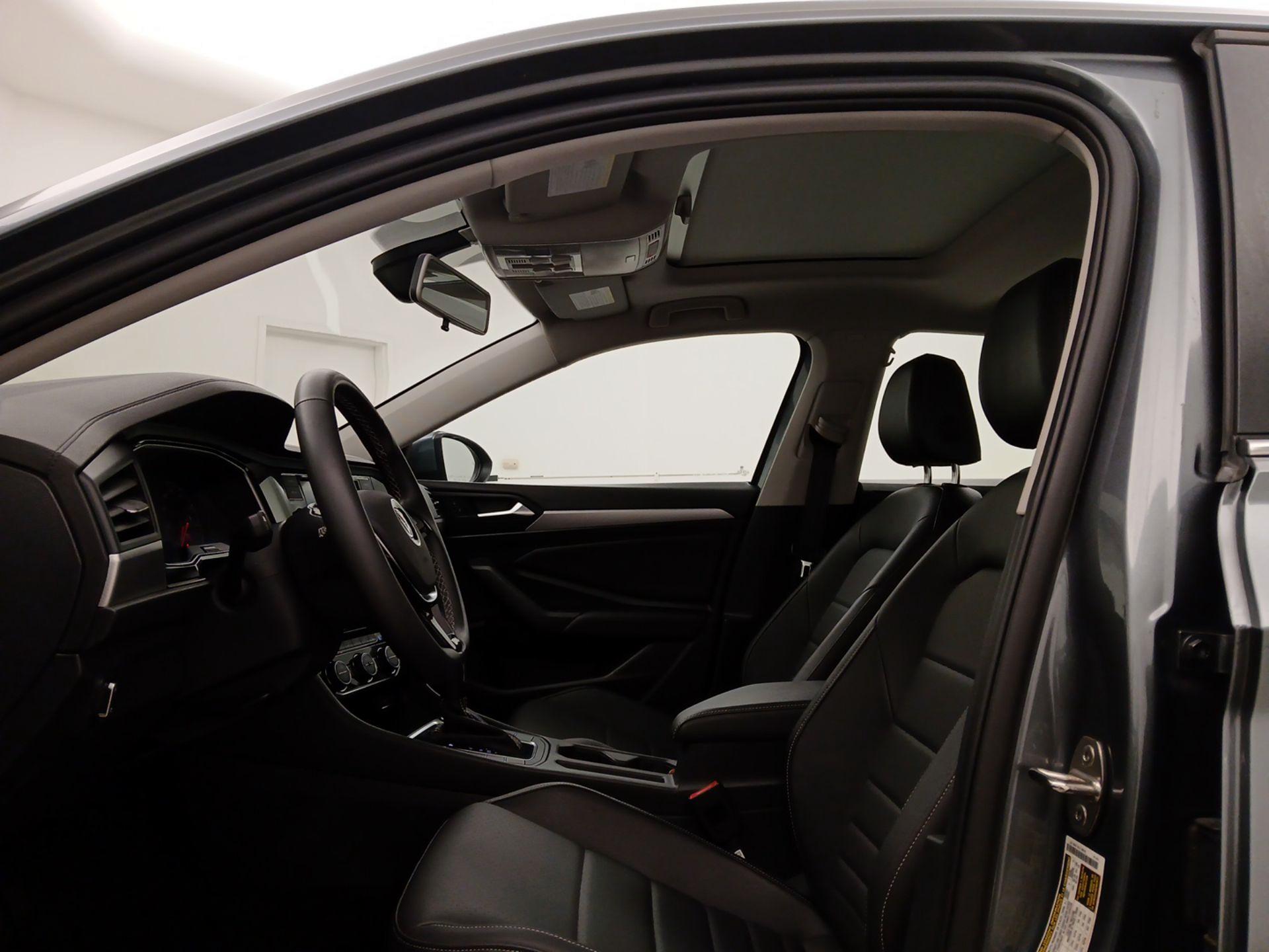 Thumbnail: 2021 Volkswagen Jetta - 19