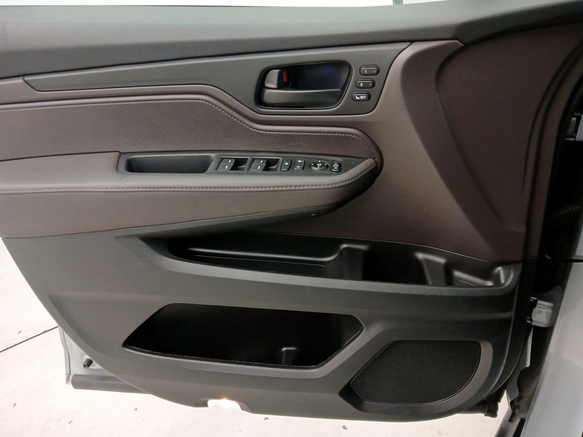 Thumbnail: 2021 Honda Odyssey - 12