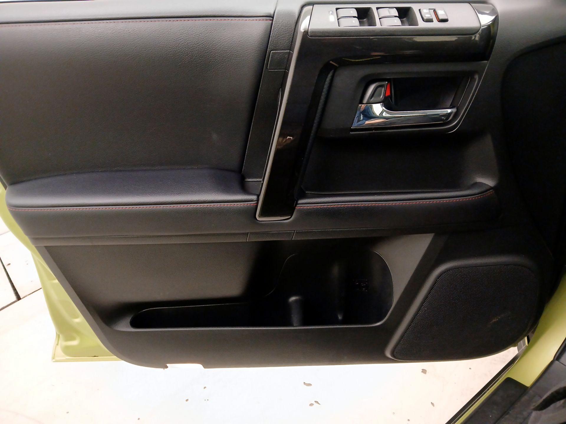 Thumbnail: 2022 Toyota 4Runner - 12