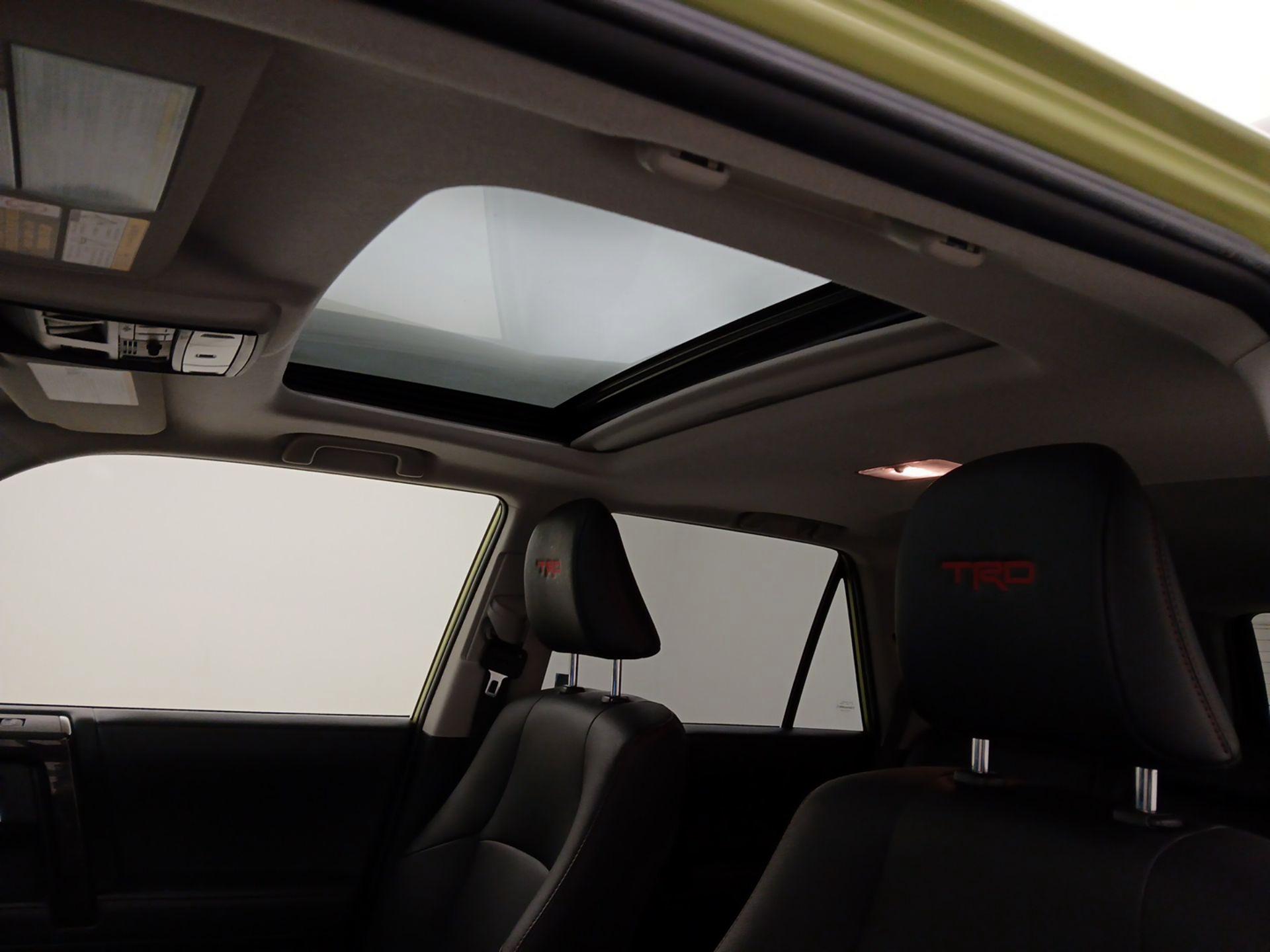 Thumbnail: 2022 Toyota 4Runner - 20