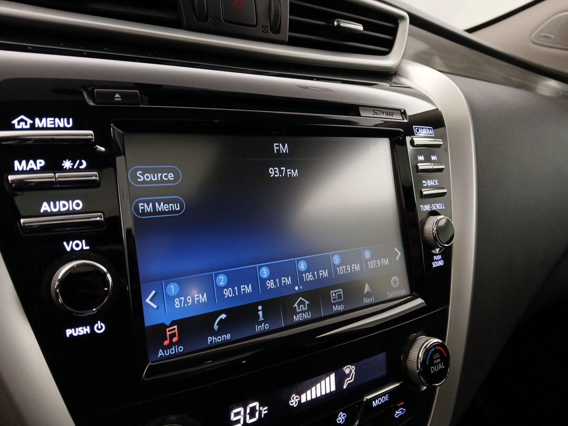 Thumbnail: 2017 Nissan Murano - 16