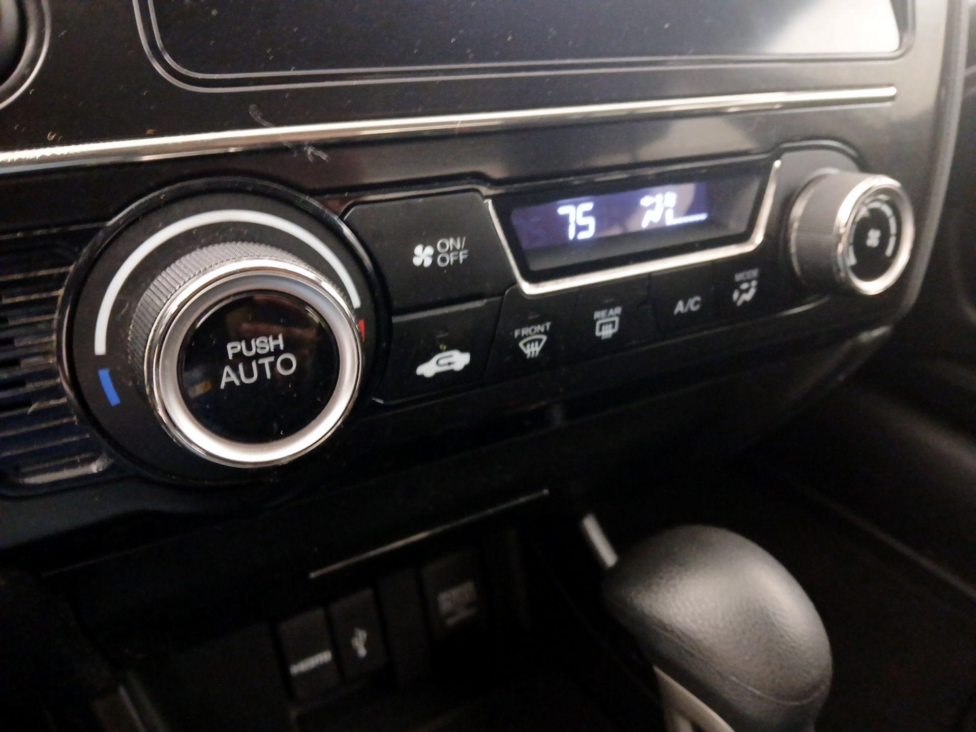 Thumbnail: 2015 Honda Civic - 15