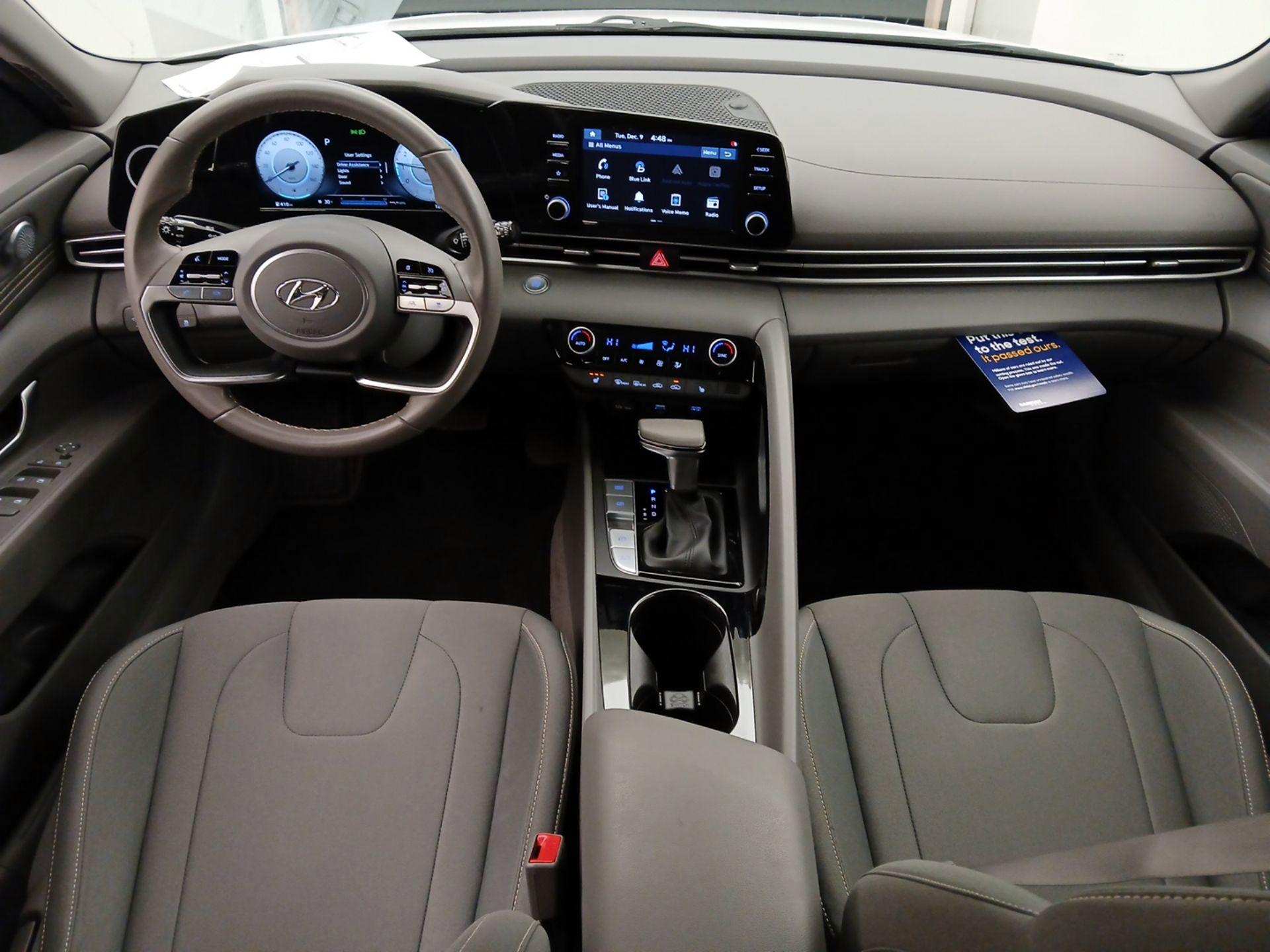 Thumbnail: 2022 Hyundai Elantra - 9