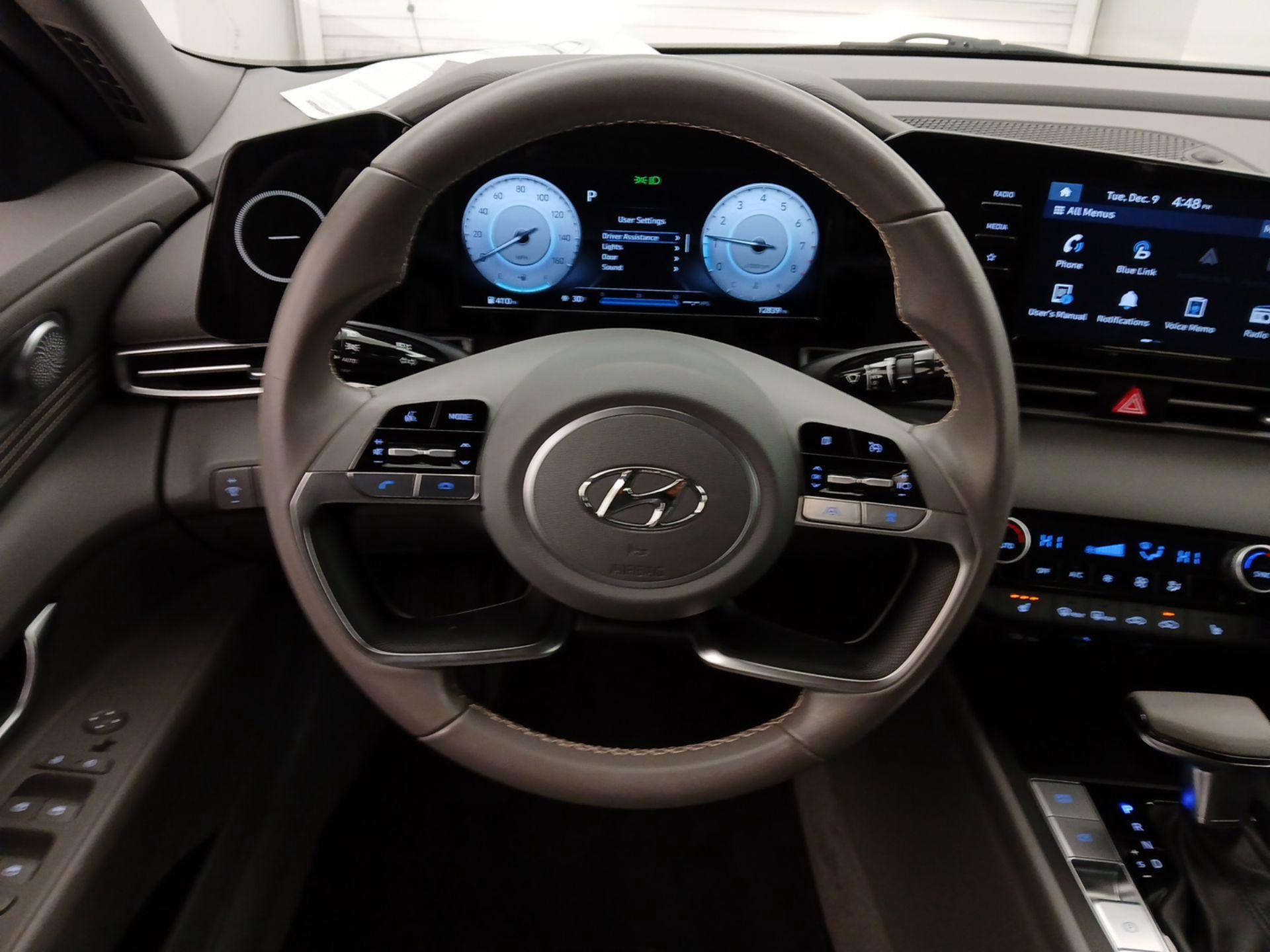 Thumbnail: 2022 Hyundai Elantra - 10