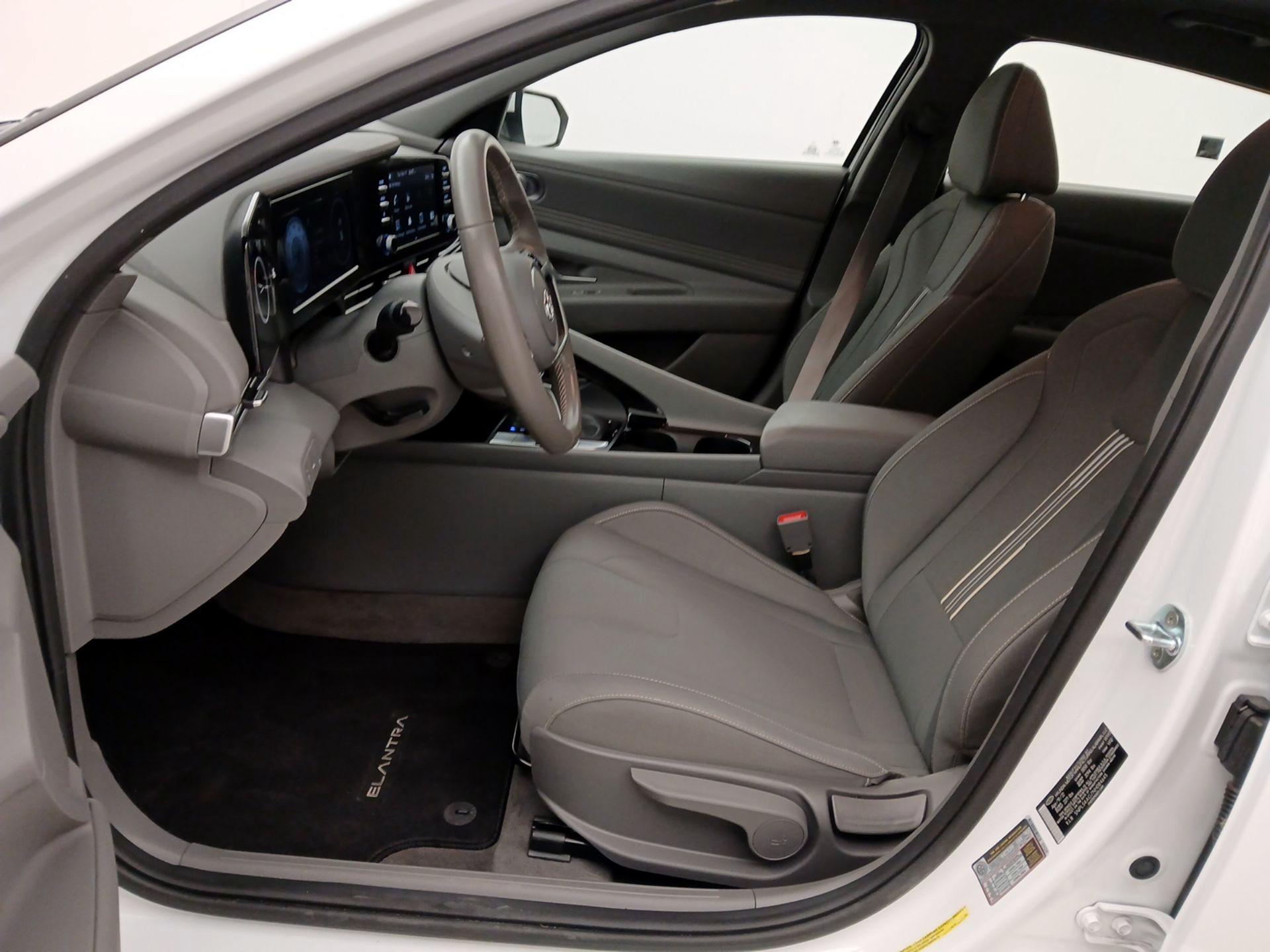 Thumbnail: 2022 Hyundai Elantra - 11