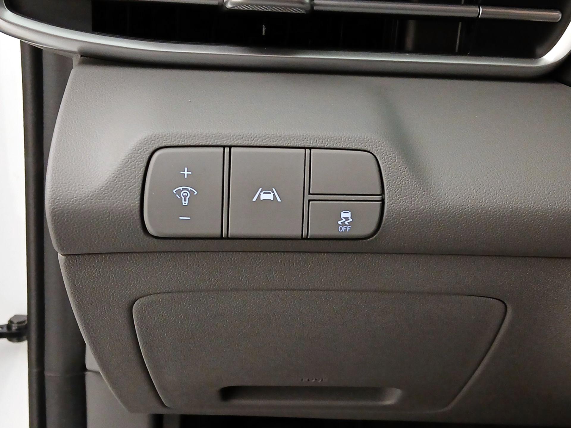 Thumbnail: 2022 Hyundai Elantra - 13