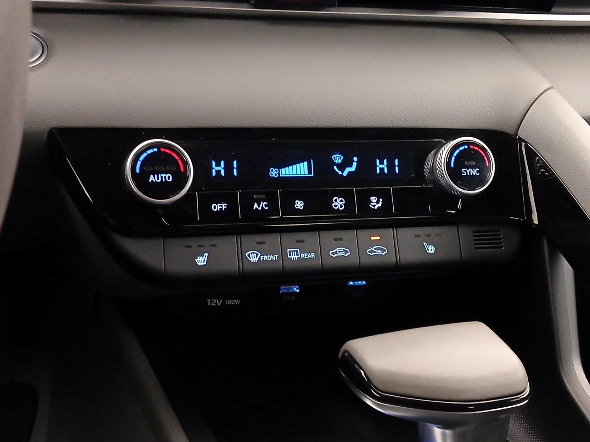 Thumbnail: 2022 Hyundai Elantra - 16