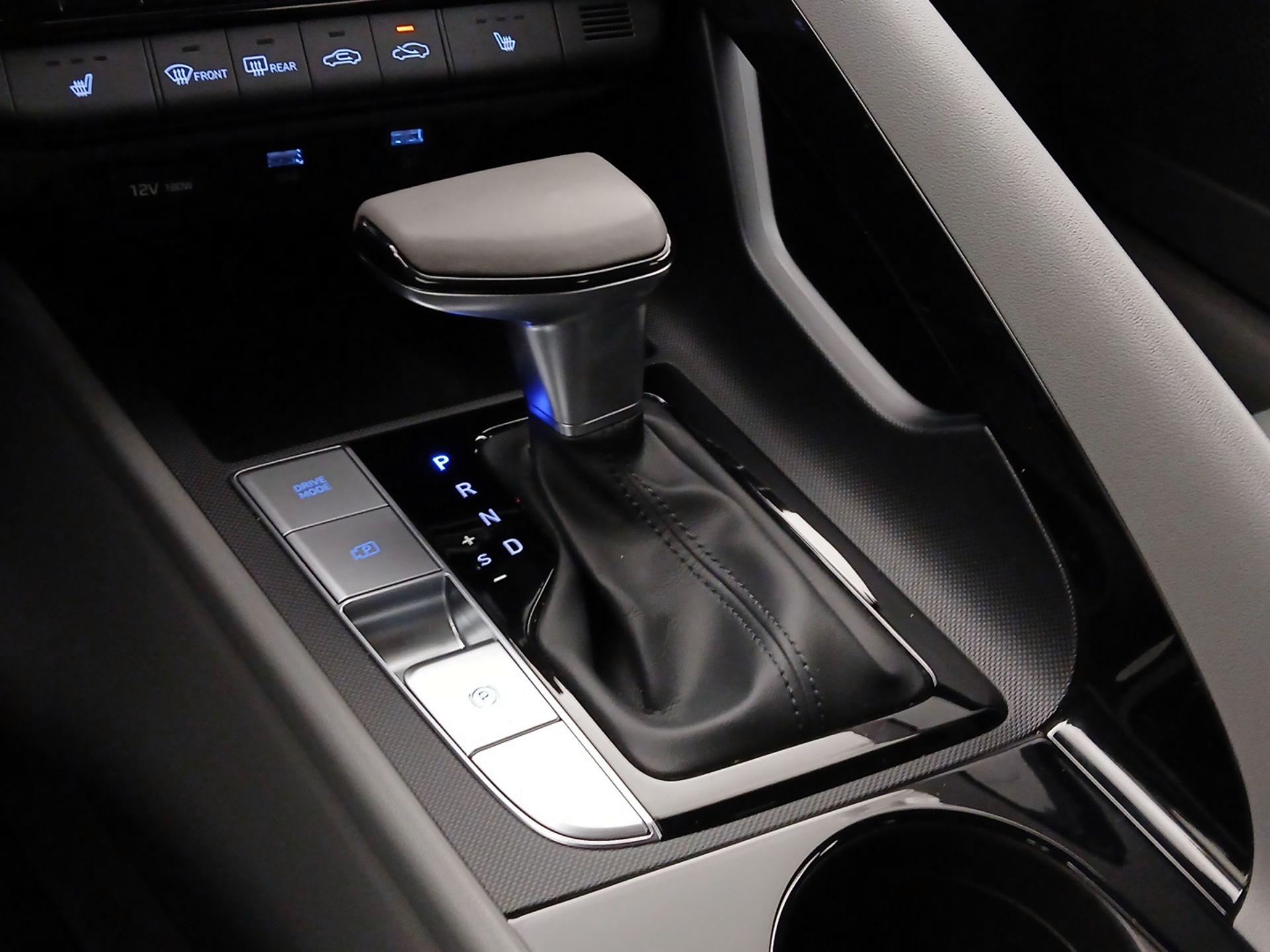 Thumbnail: 2022 Hyundai Elantra - 17