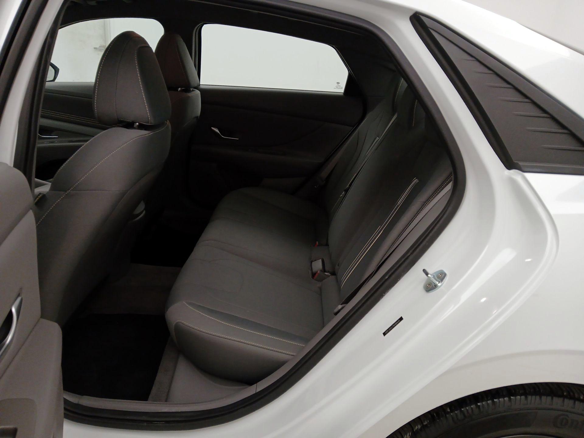 Thumbnail: 2022 Hyundai Elantra - 19